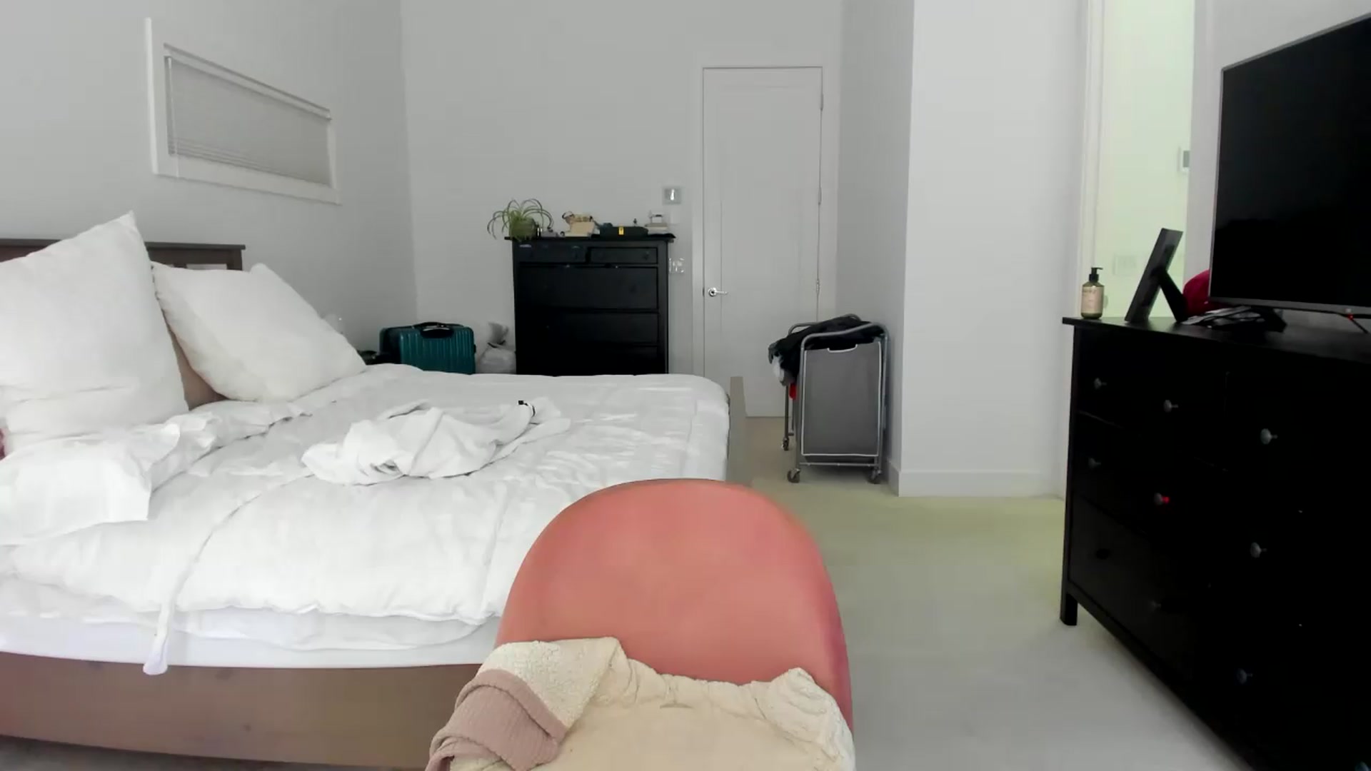Gallery image thumbnail from Kymmmy's myfreecams stream on, 08/03/2026, 21:46 image 19 of 20