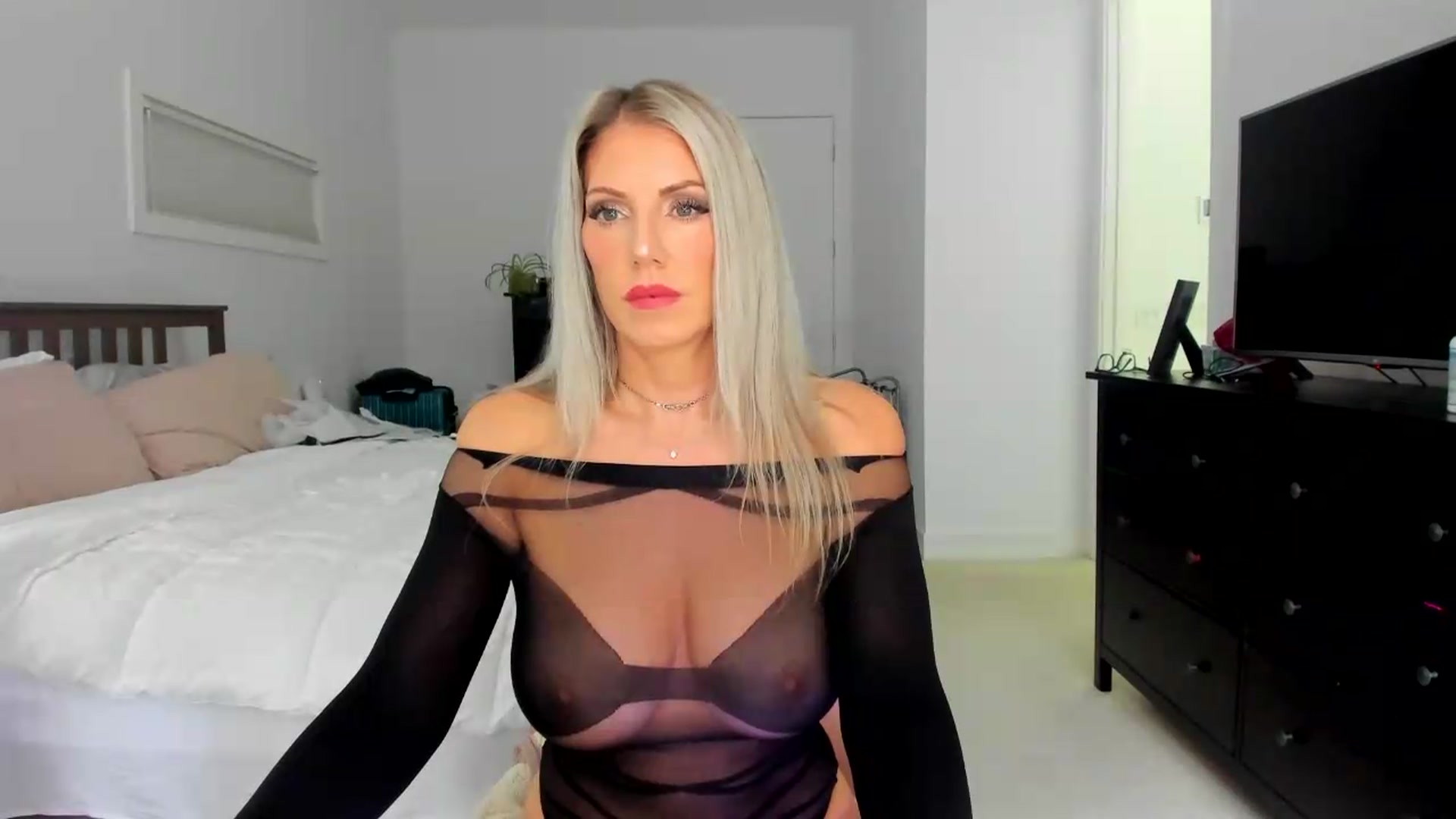 Gallery image thumbnail from Kymmmy's myfreecams stream on, 08/12/2026, 20:13 image 20 of 20