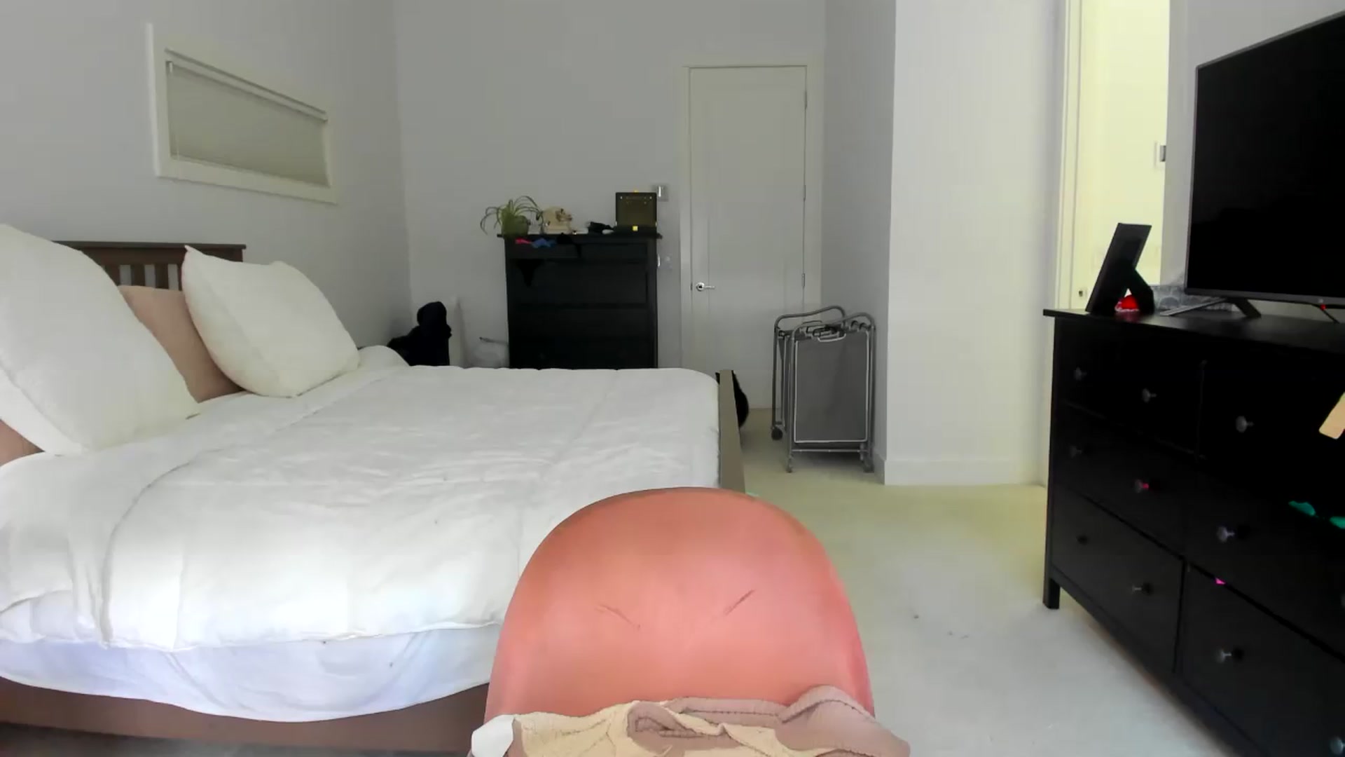 Gallery image thumbnail from Kymmmy's myfreecams stream on, 08/27/2026, 19:44 image 14 of 20