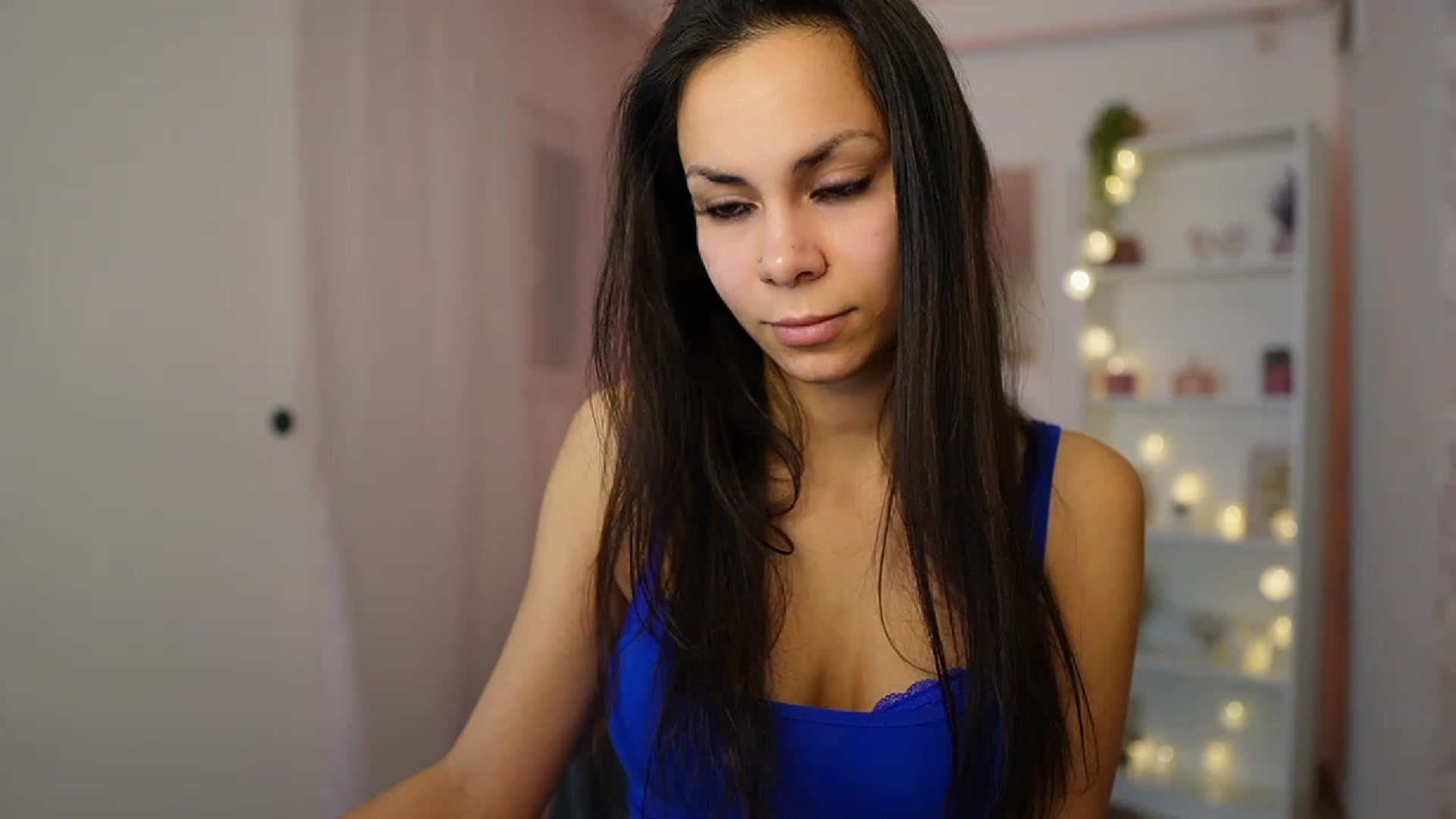 Gallery image thumbnail from Kyra_Angel's myfreecams stream on, 01/16/2024, 24:02 image 13 of 20