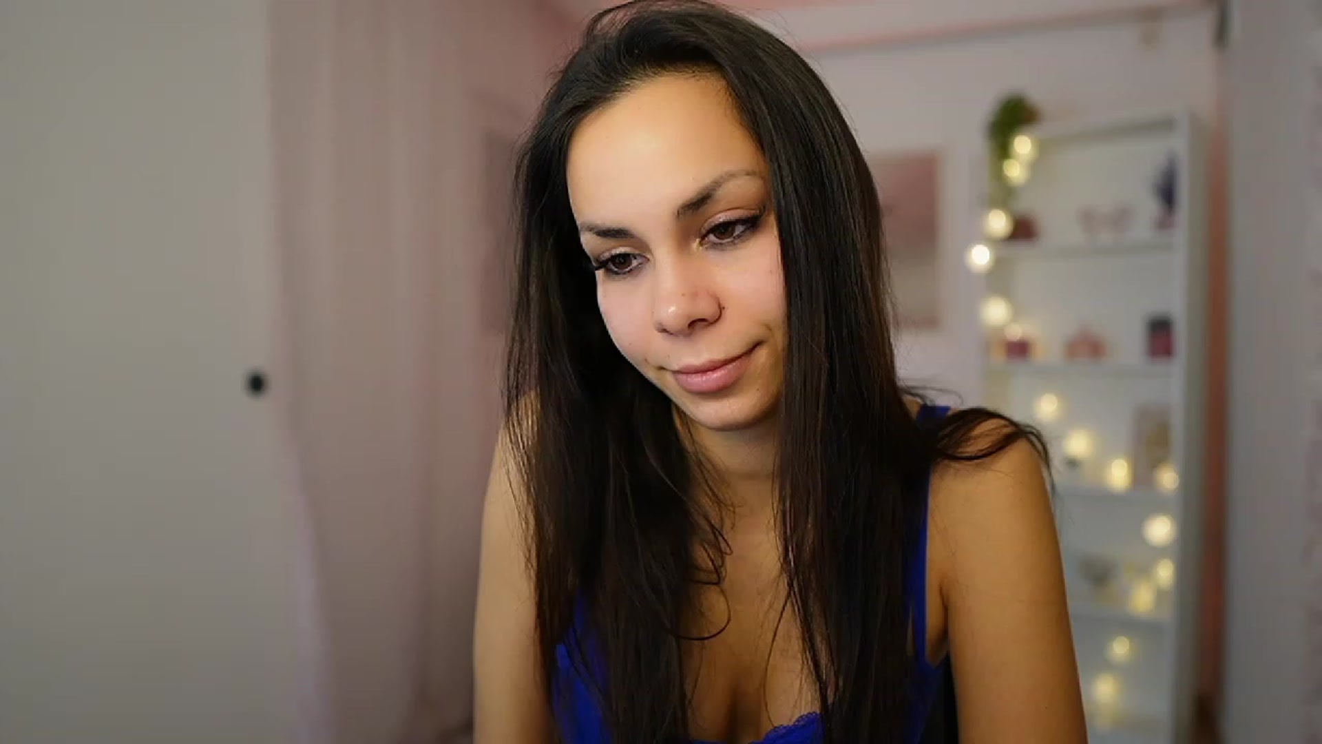 Gallery image thumbnail from Kyra_Angel's myfreecams stream on, 01/16/2024, 24:02 image 17 of 20
