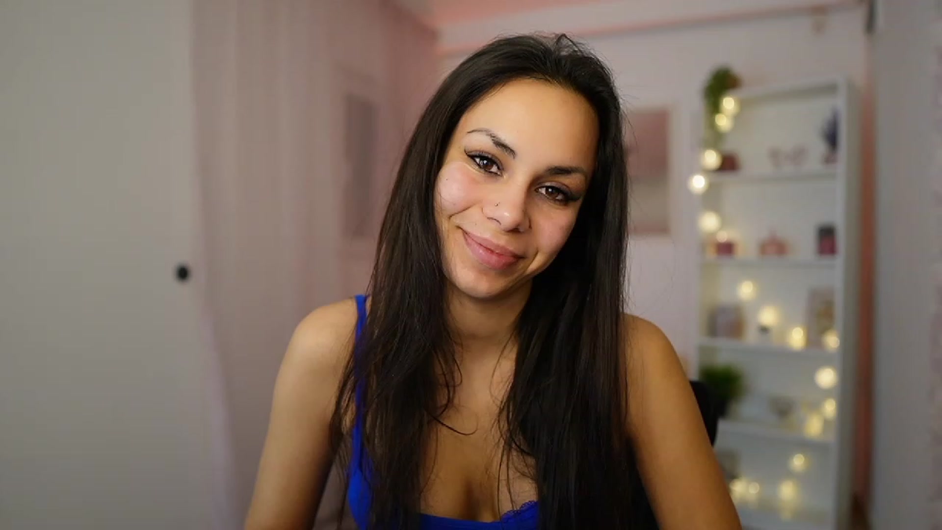 Gallery image thumbnail from Kyra_Angel's myfreecams stream on, 01/16/2024, 24:02 image 18 of 20