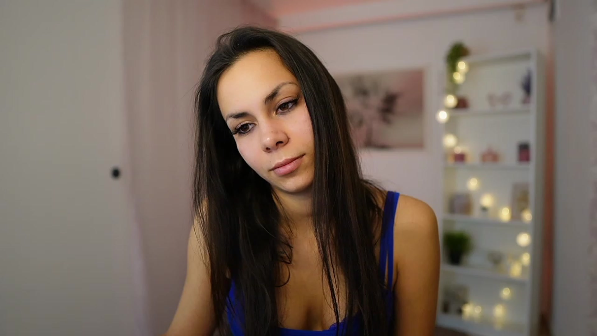 Gallery image thumbnail from Kyra_Angel's myfreecams stream on, 01/16/2024, 24:02 image 15 of 20