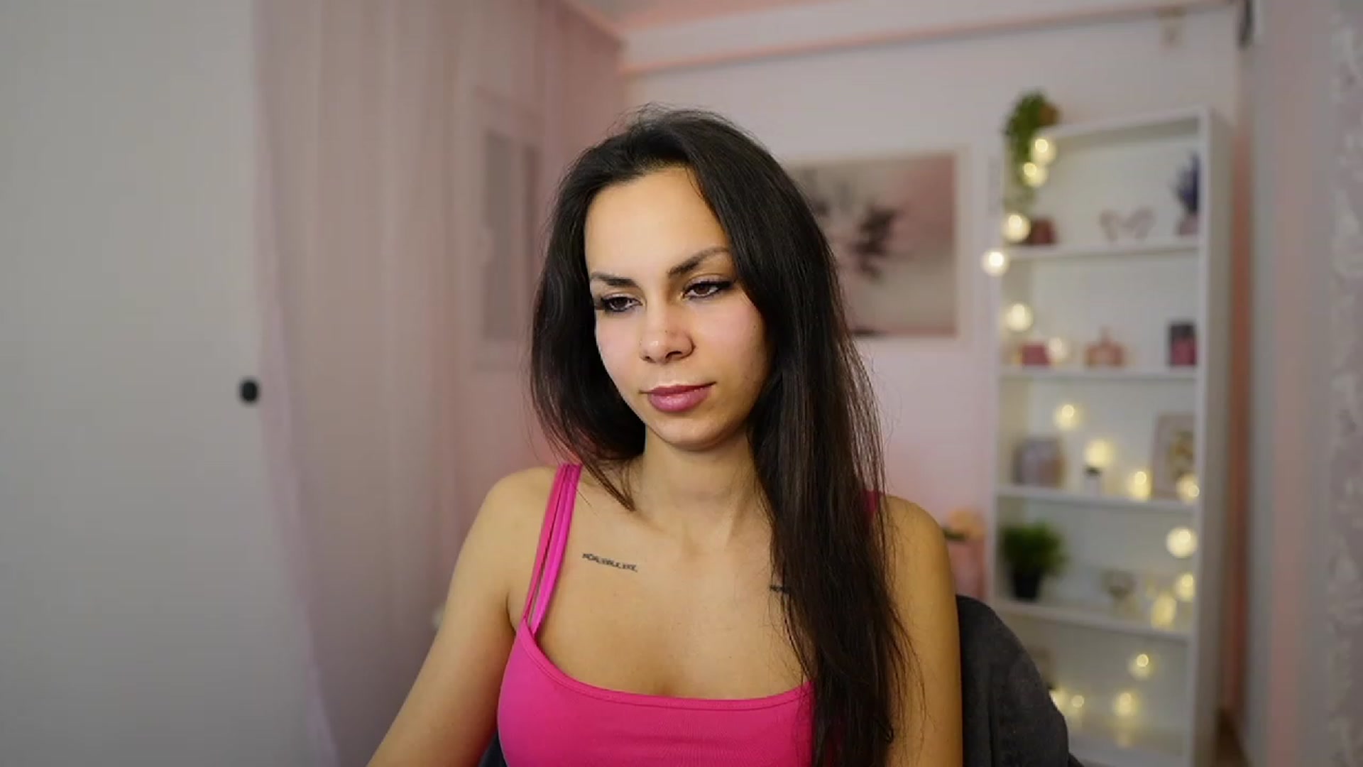 Gallery image thumbnail from Kyra_Angel's myfreecams stream on, 01/18/2024, 20:48 image 14 of 20