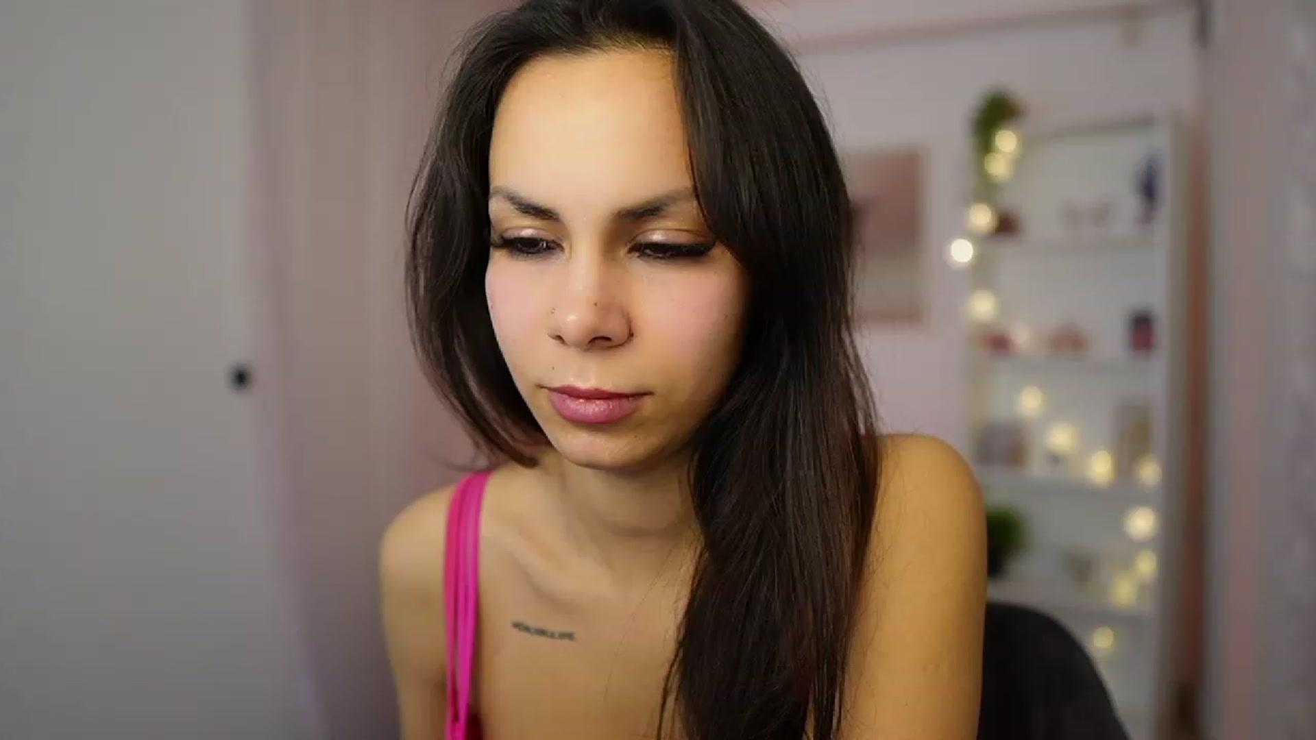 Gallery image thumbnail from Kyra_Angel's myfreecams stream on, 01/18/2024, 20:48 image 19 of 20