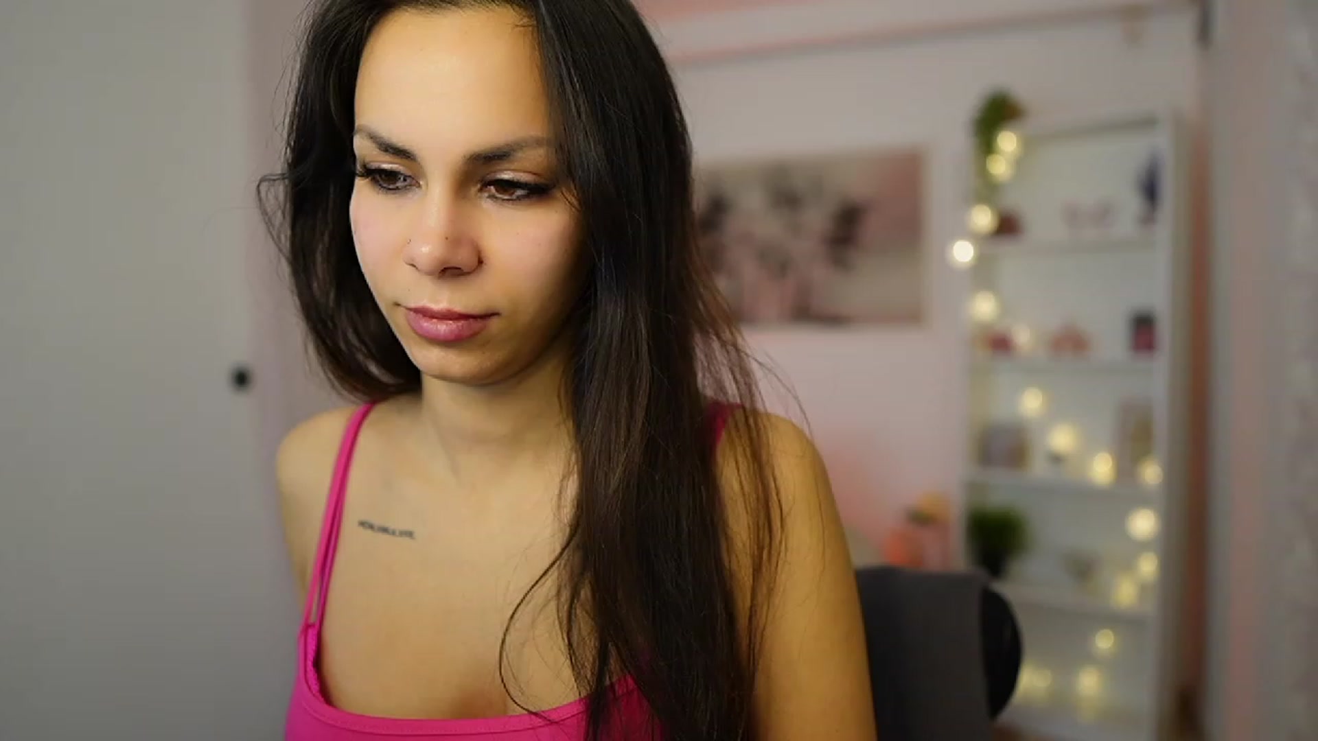 Gallery image thumbnail from Kyra_Angel's myfreecams stream on, 01/18/2024, 22:27 image 11 of 20