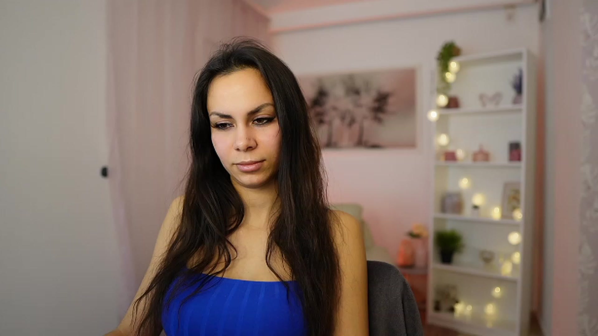 Gallery image thumbnail from Kyra_Angel's myfreecams stream on, 01/19/2024, 20:37 image 8 of 20
