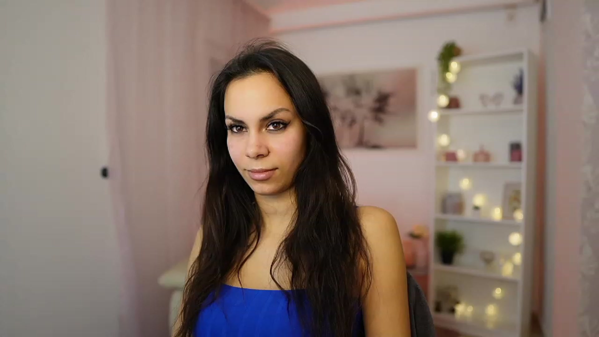 Gallery image thumbnail from Kyra_Angel's myfreecams stream on, 01/19/2024, 20:37 image 5 of 20