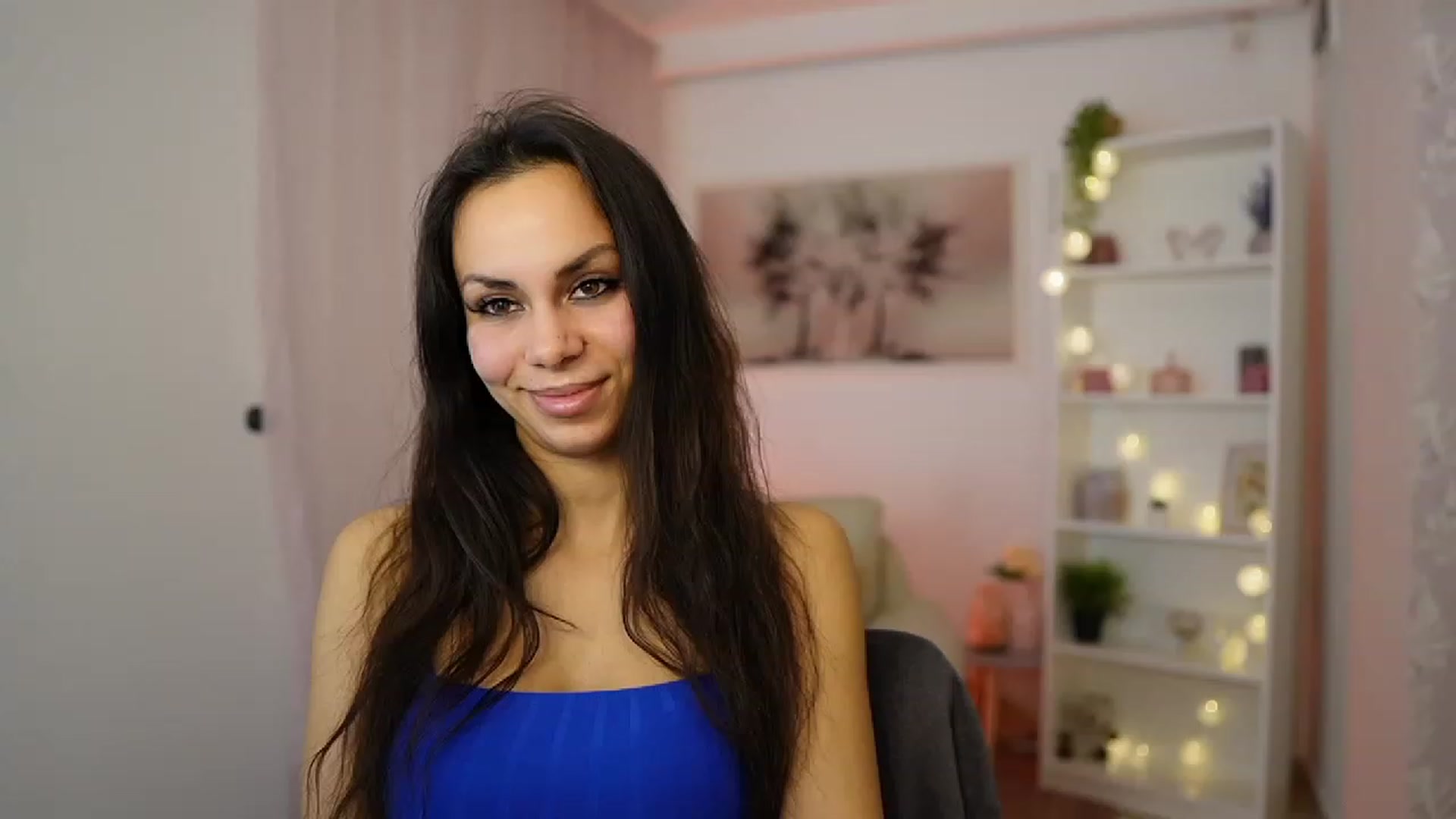 Gallery image thumbnail from Kyra_Angel's myfreecams stream on, 01/19/2024, 20:37 image 10 of 20