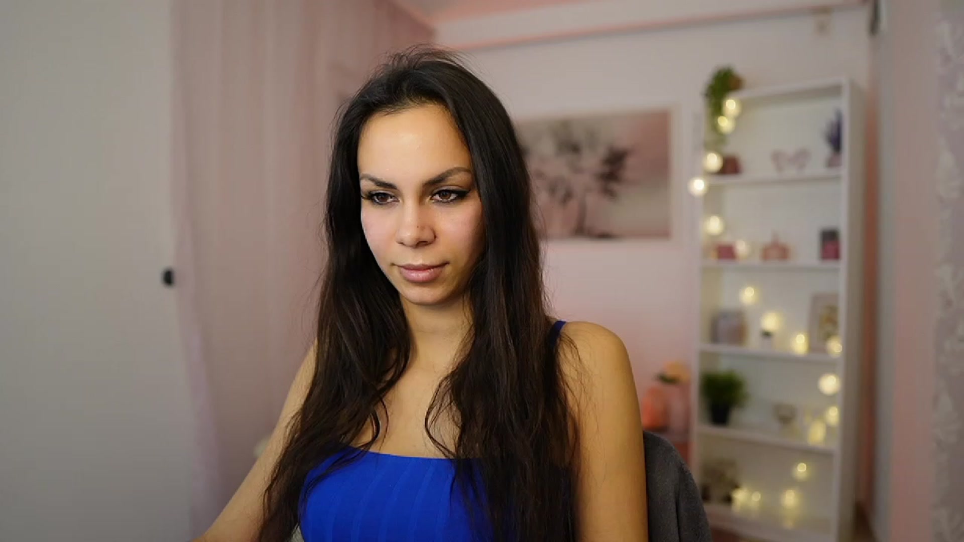 Gallery image thumbnail from Kyra_Angel's myfreecams stream on, 01/19/2024, 20:37 image 6 of 20