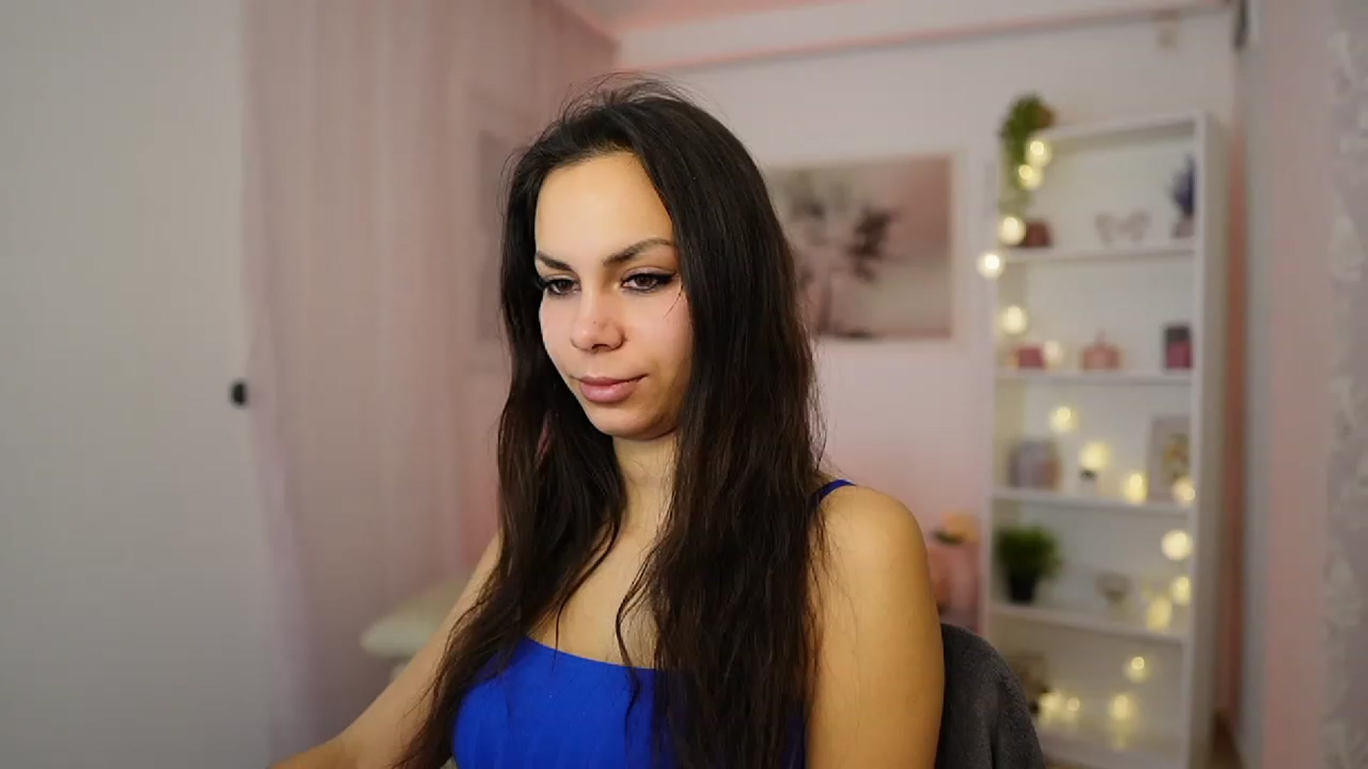 Gallery image thumbnail from Kyra_Angel's myfreecams stream on, 01/19/2024, 20:37 image 4 of 20