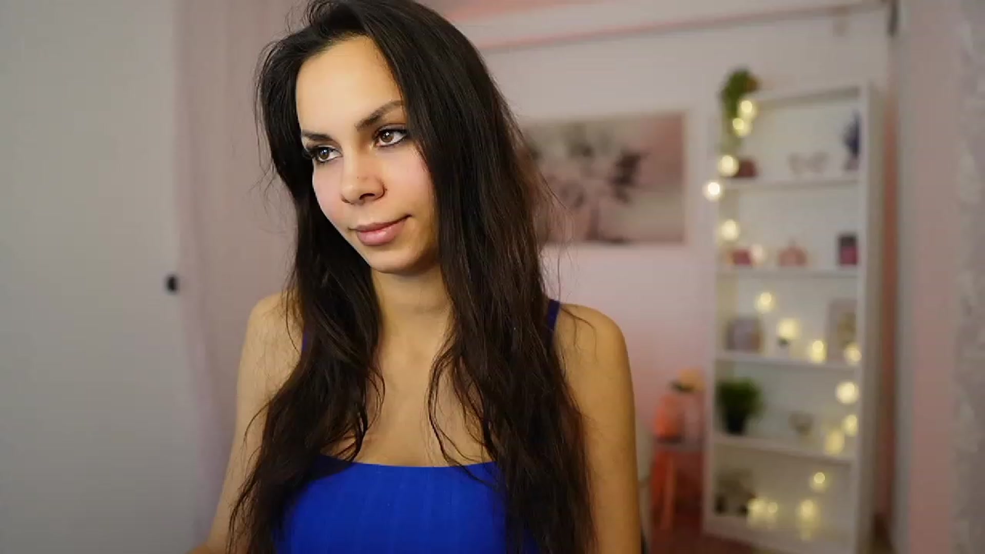 Gallery image thumbnail from Kyra_Angel's myfreecams stream on, 01/19/2024, 20:37 image 14 of 20