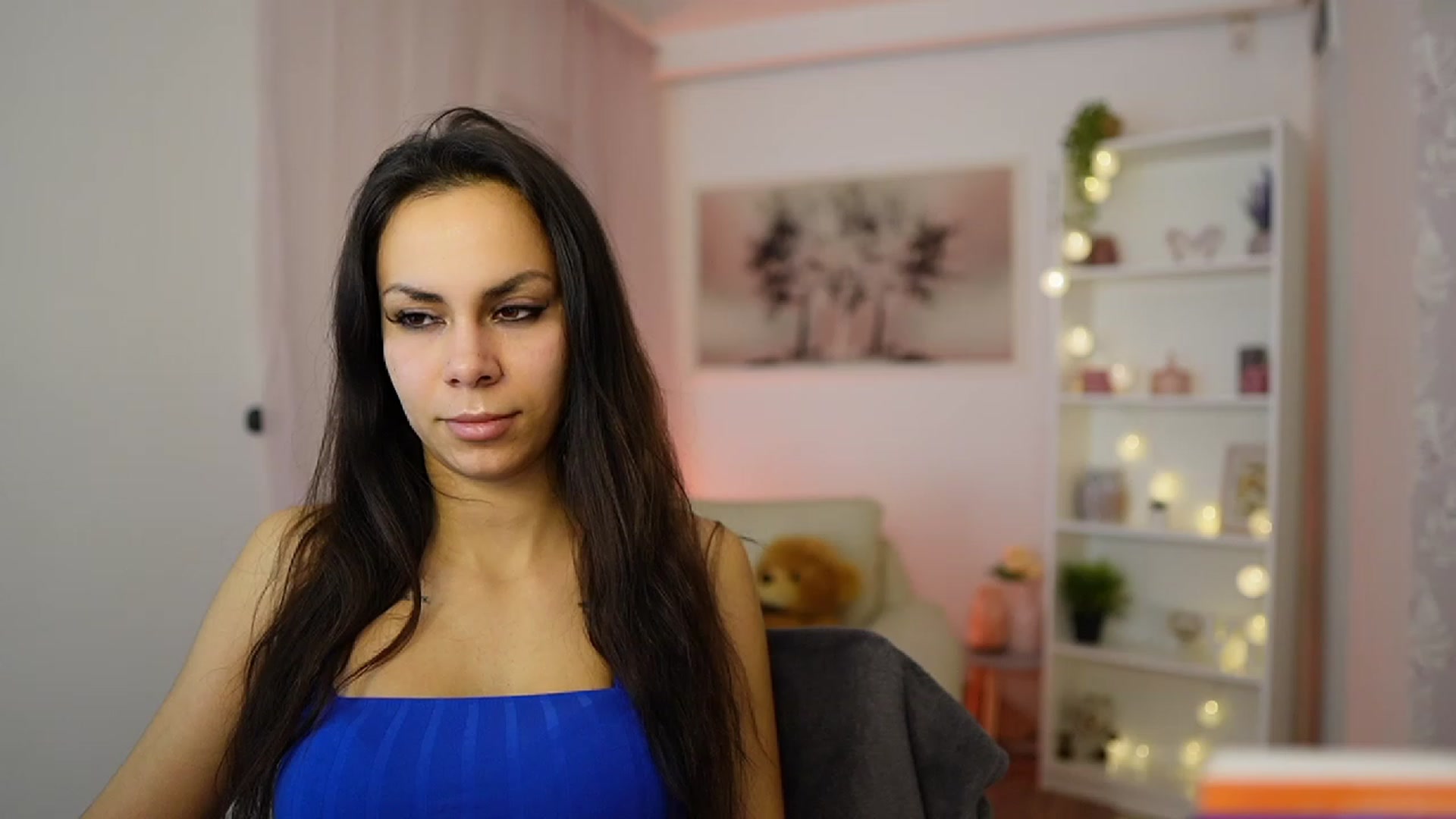 Gallery image thumbnail from Kyra_Angel's myfreecams stream on, 01/19/2024, 23:14 image 15 of 20