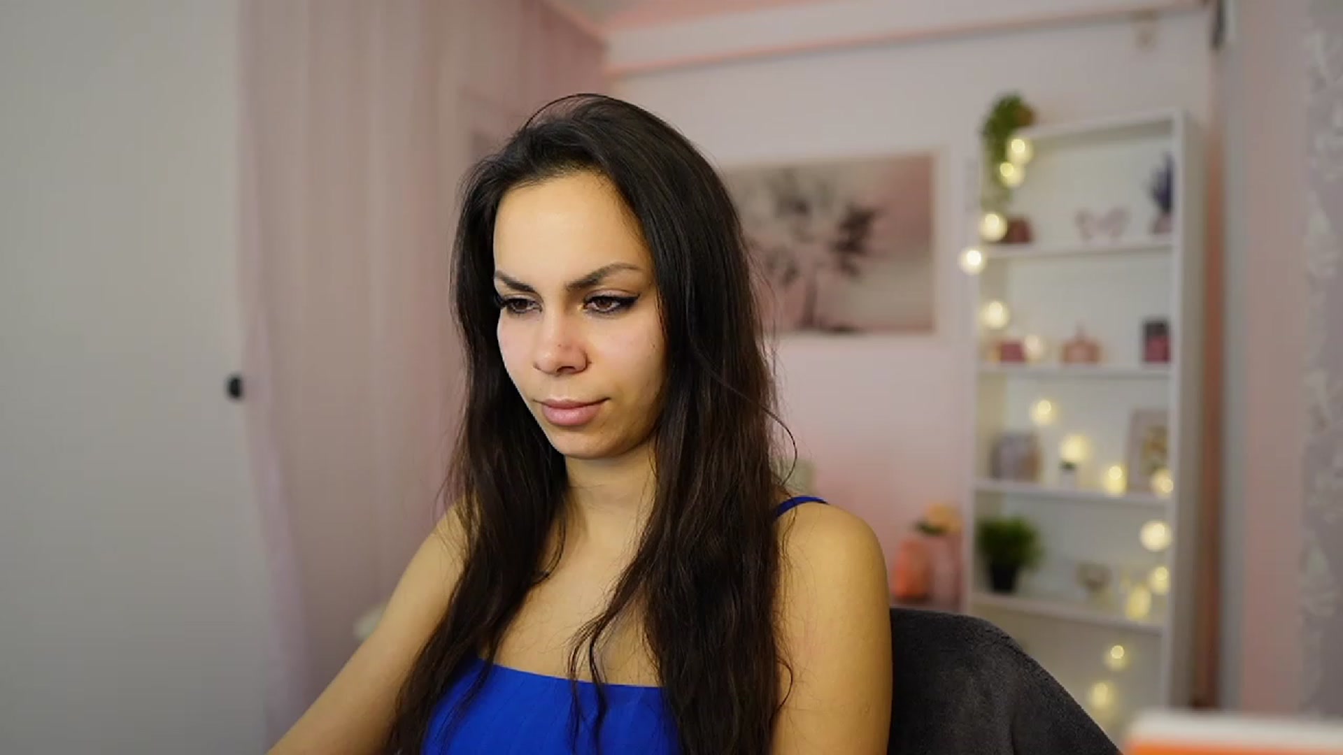 Gallery image thumbnail from Kyra_Angel's myfreecams stream on, 01/19/2024, 23:14 image 6 of 20