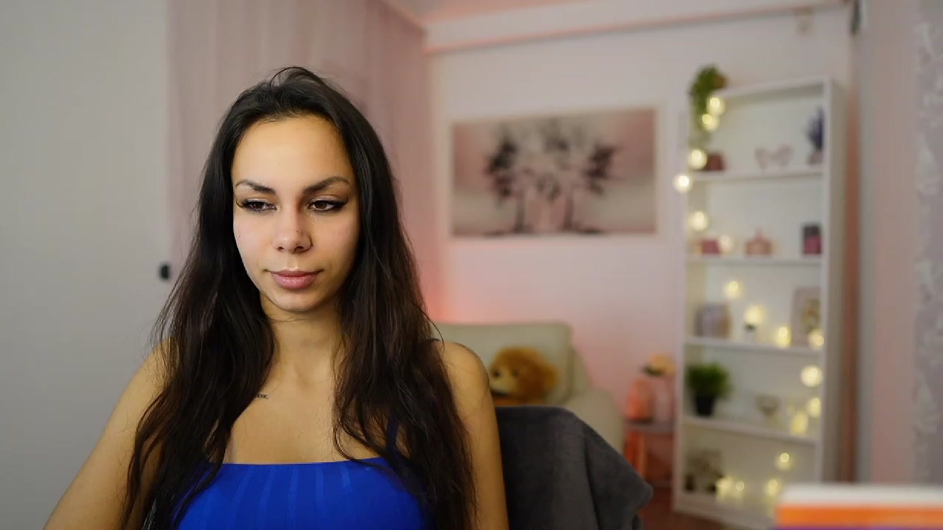 Gallery image thumbnail from Kyra_Angel's myfreecams stream on, 01/19/2024, 23:14 image 16 of 20