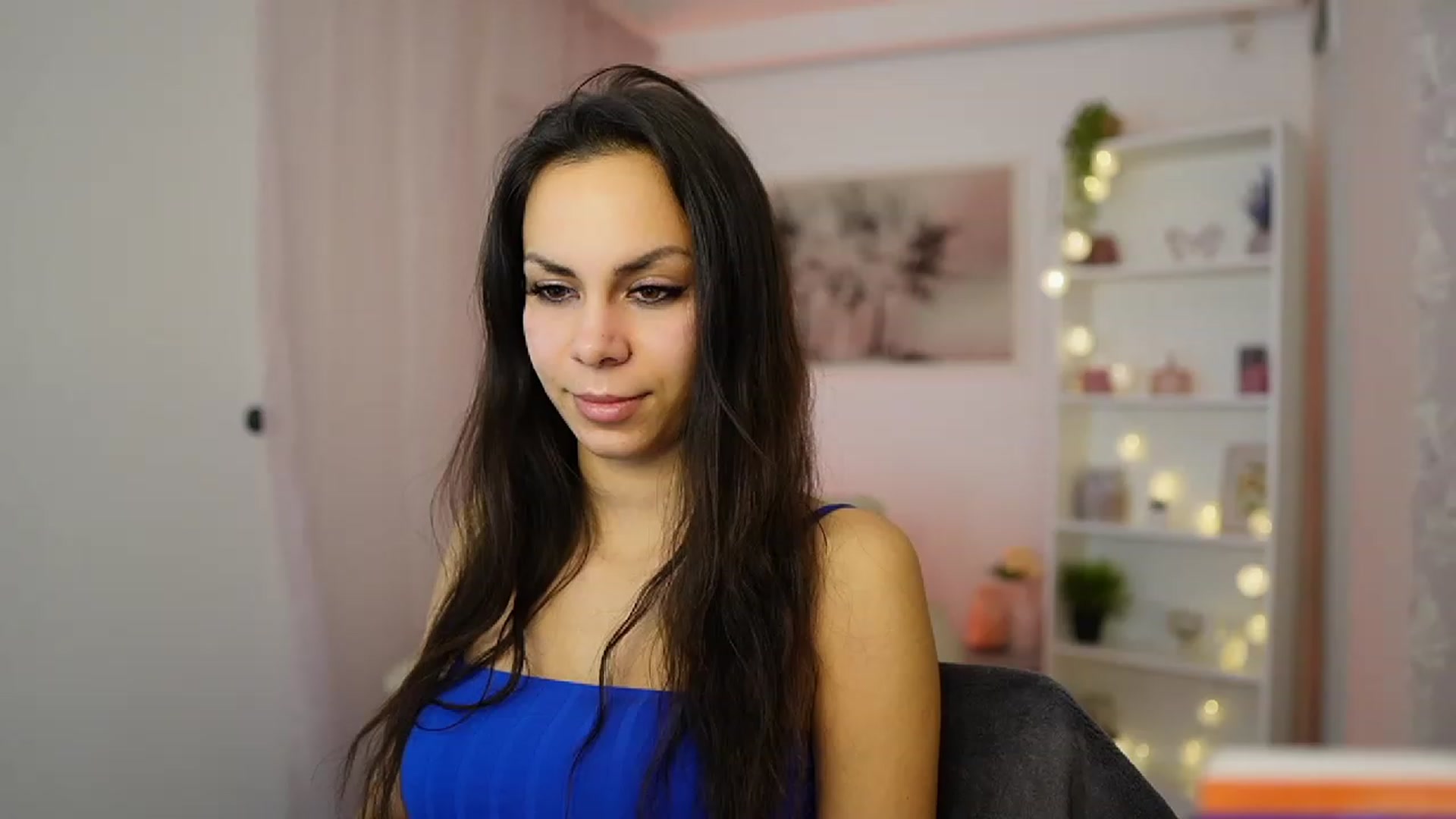 Gallery image thumbnail from Kyra_Angel's myfreecams stream on, 01/19/2024, 23:14 image 19 of 20
