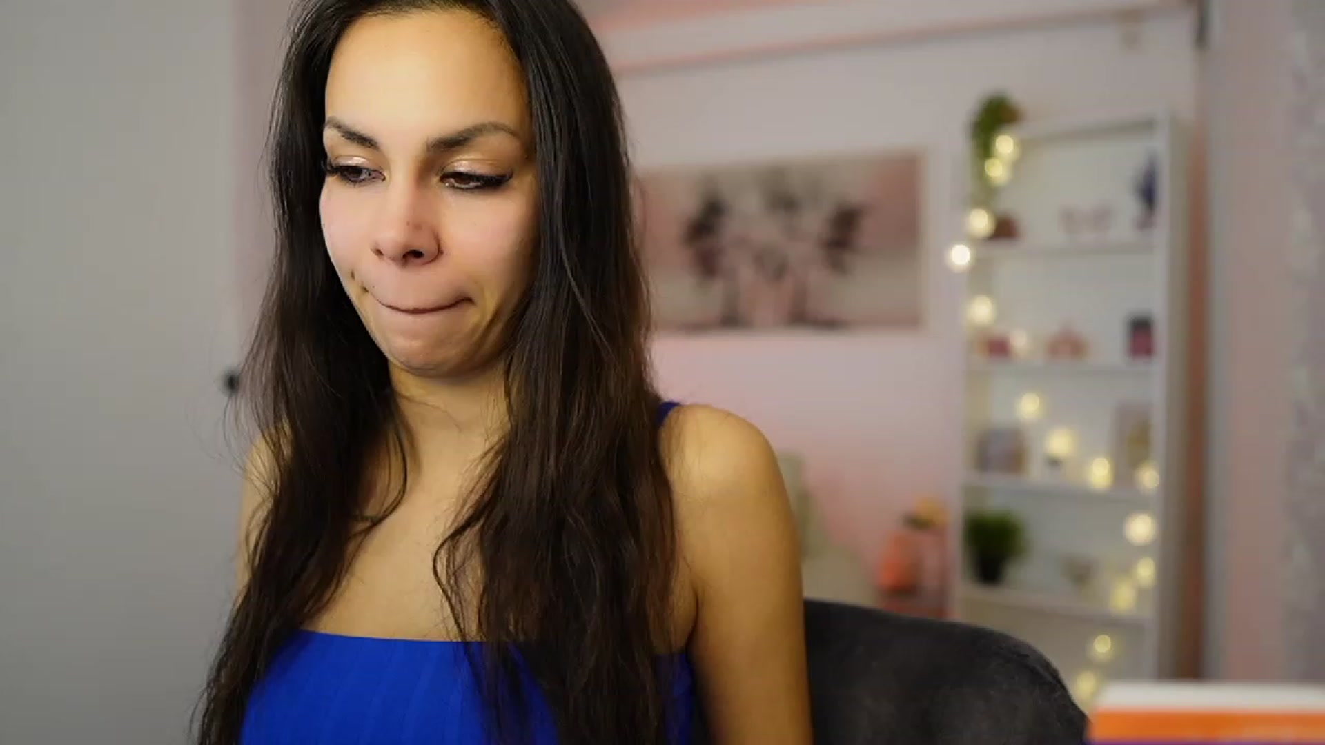 Gallery image thumbnail from Kyra_Angel's myfreecams stream on, 01/19/2024, 23:14 image 10 of 20