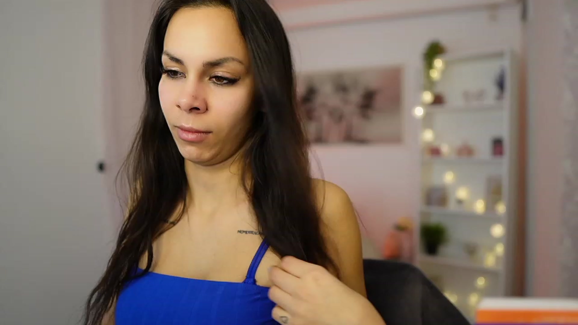 Gallery image thumbnail from Kyra_Angel's myfreecams stream on, 01/19/2024, 23:14 image 17 of 20