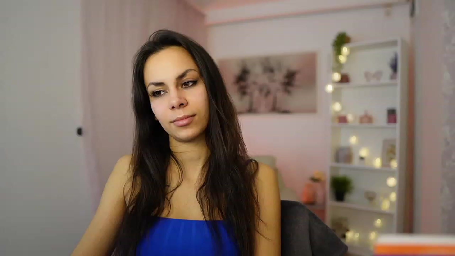 Gallery image thumbnail from Kyra_Angel's myfreecams stream on, 01/19/2024, 23:14 image 12 of 20