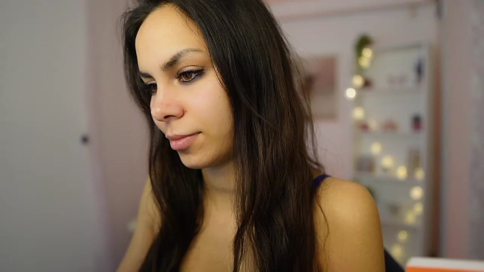Gallery image thumbnail from Kyra_Angel's myfreecams stream on, 01/19/2024, 23:14 image 5 of 20