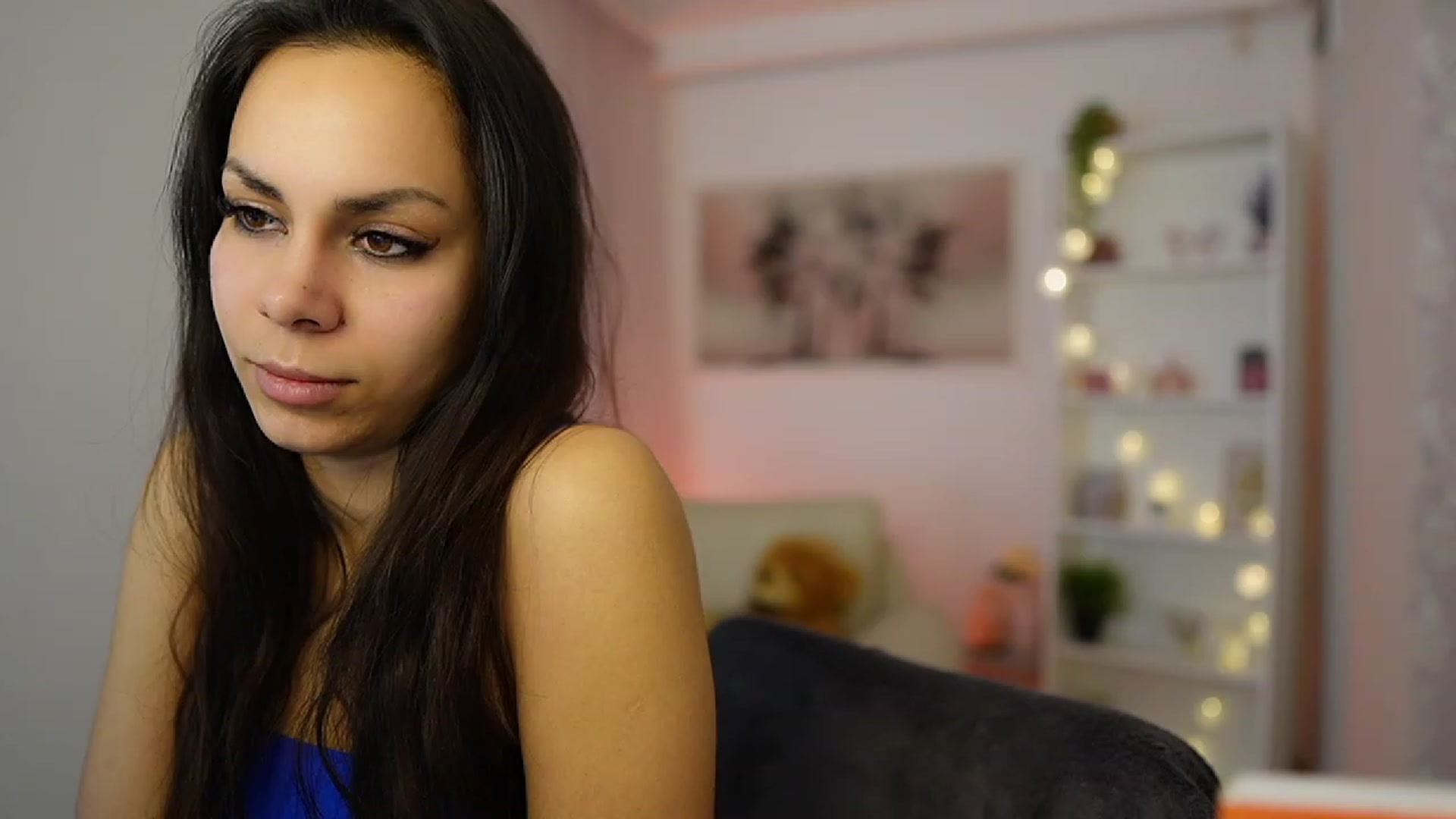 Gallery image thumbnail from Kyra_Angel's myfreecams stream on, 01/19/2024, 23:14 image 9 of 20