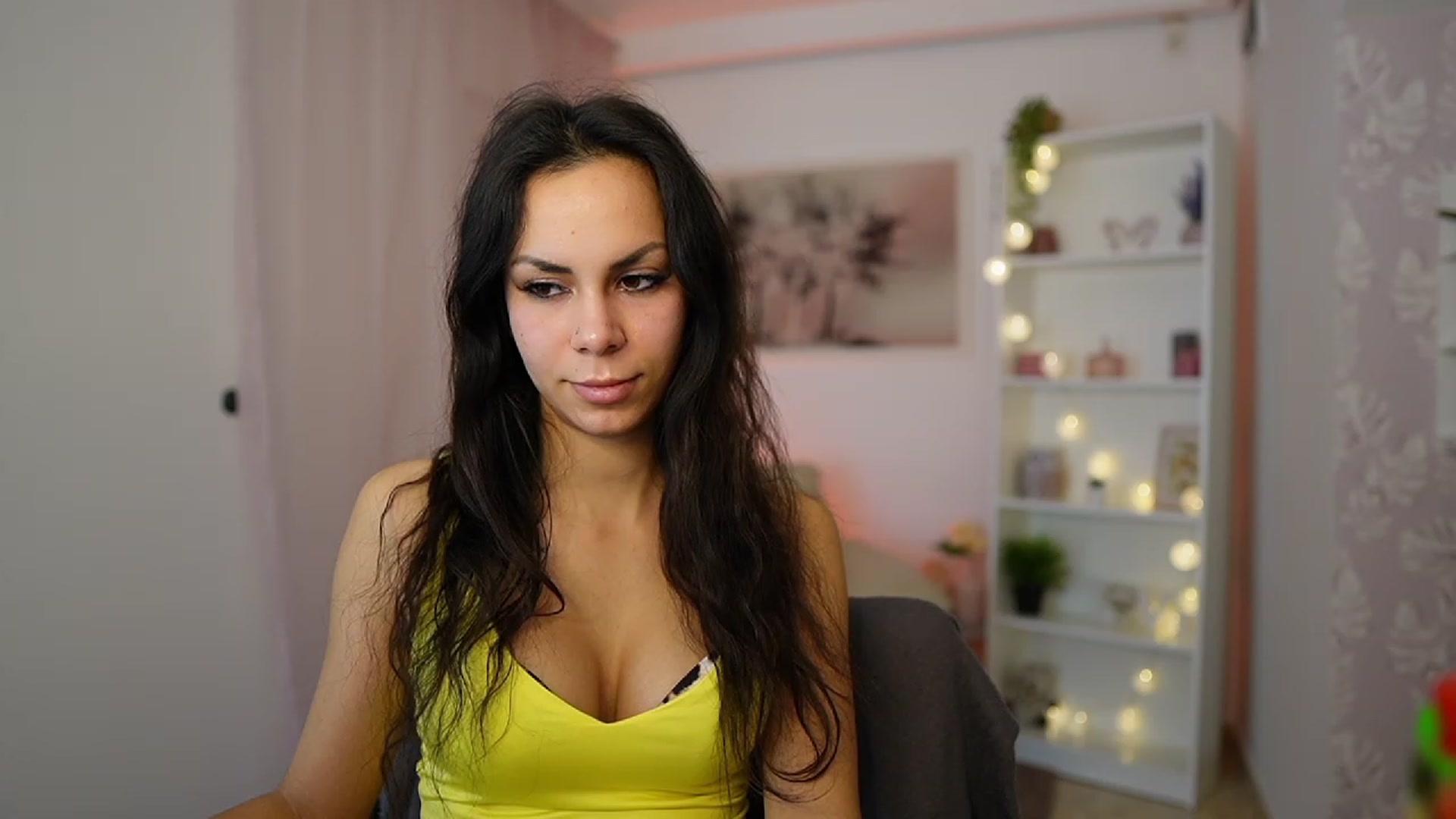 Gallery image thumbnail from Kyra_Angel's myfreecams stream on, 01/23/2024, 21:35 image 5 of 20