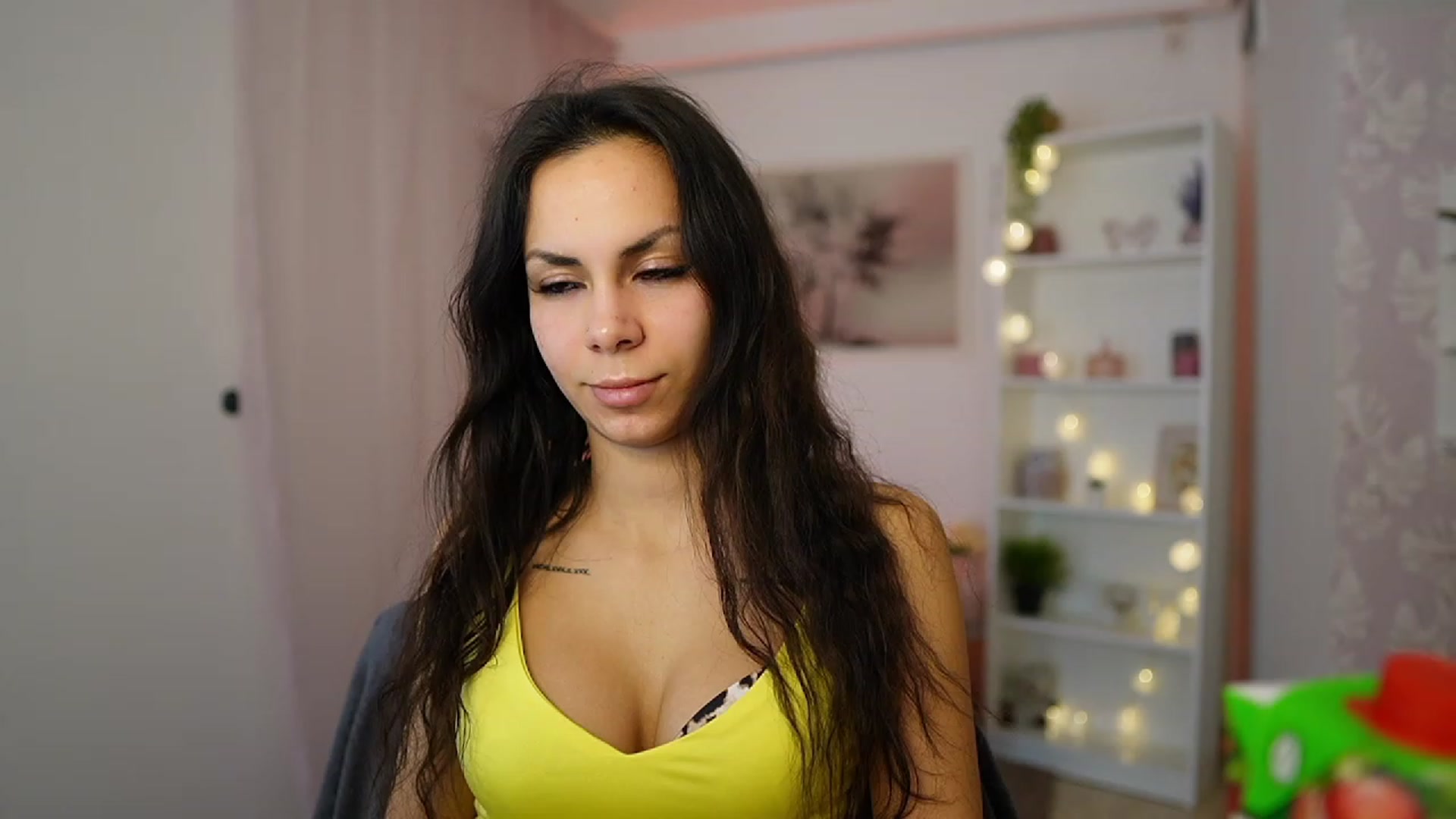 Gallery image thumbnail from Kyra_Angel's myfreecams stream on, 01/23/2024, 22:47 image 2 of 20