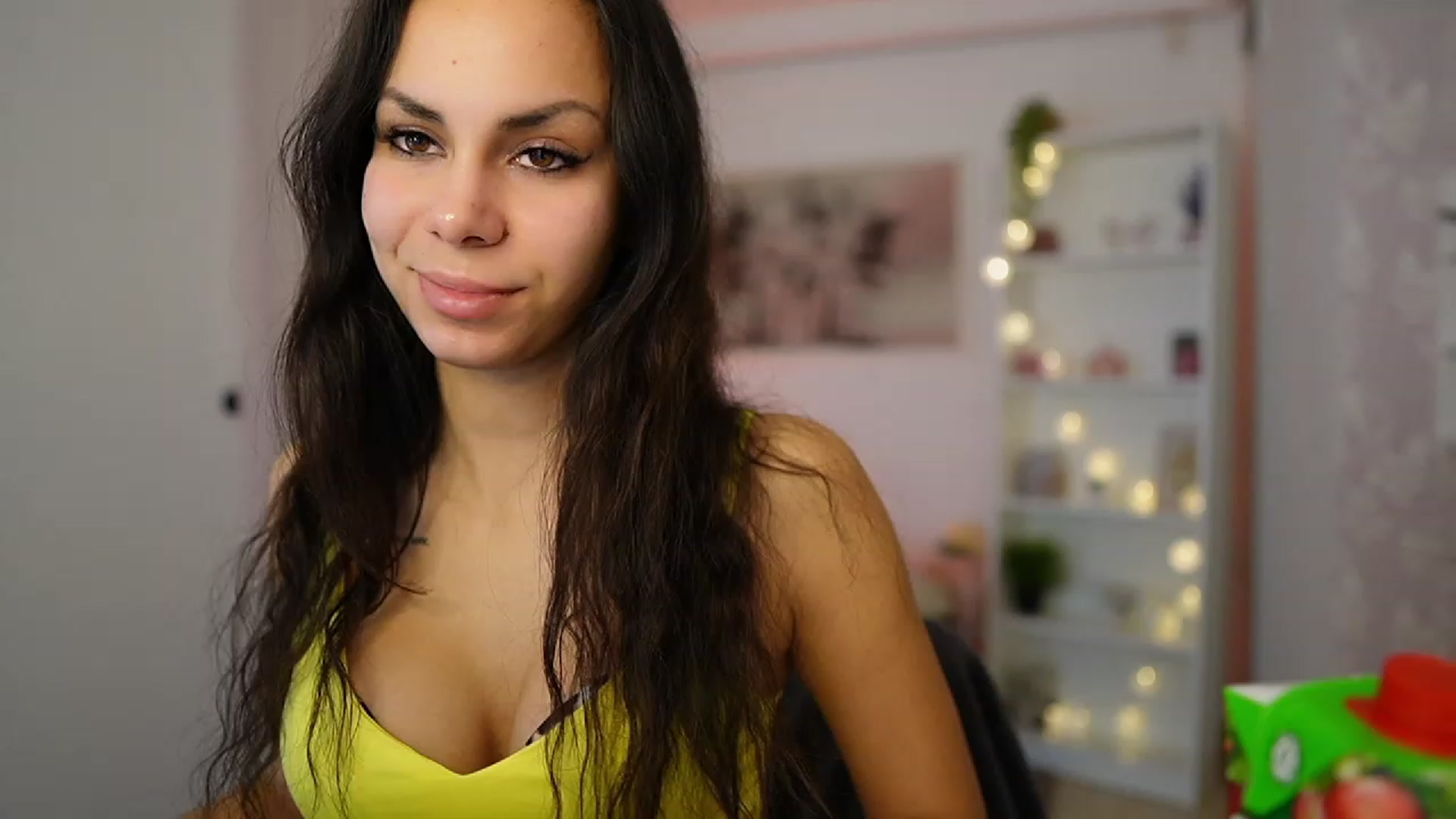 Gallery image thumbnail from Kyra_Angel's myfreecams stream on, 01/23/2024, 22:47 image 12 of 20