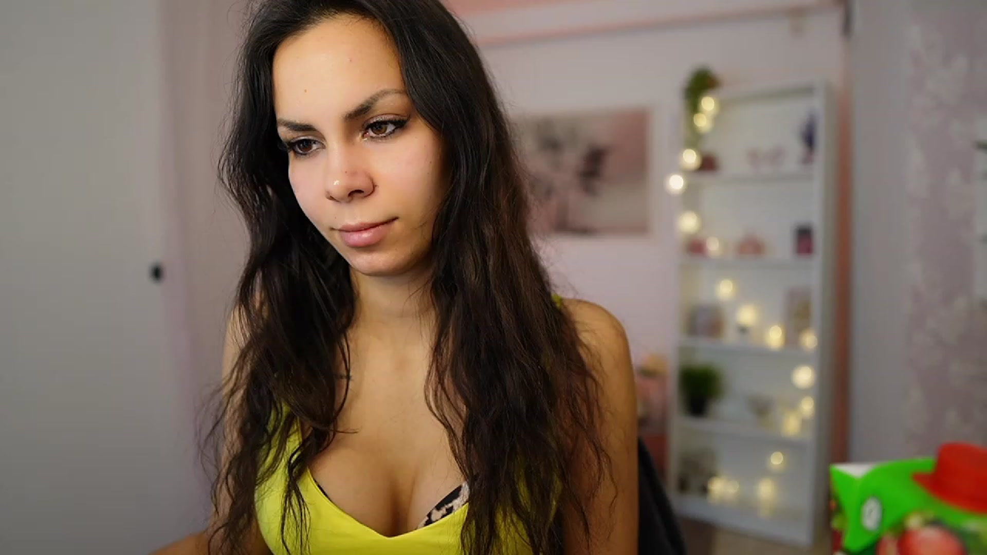 Gallery image thumbnail from Kyra_Angel's myfreecams stream on, 01/23/2024, 22:47 image 15 of 20