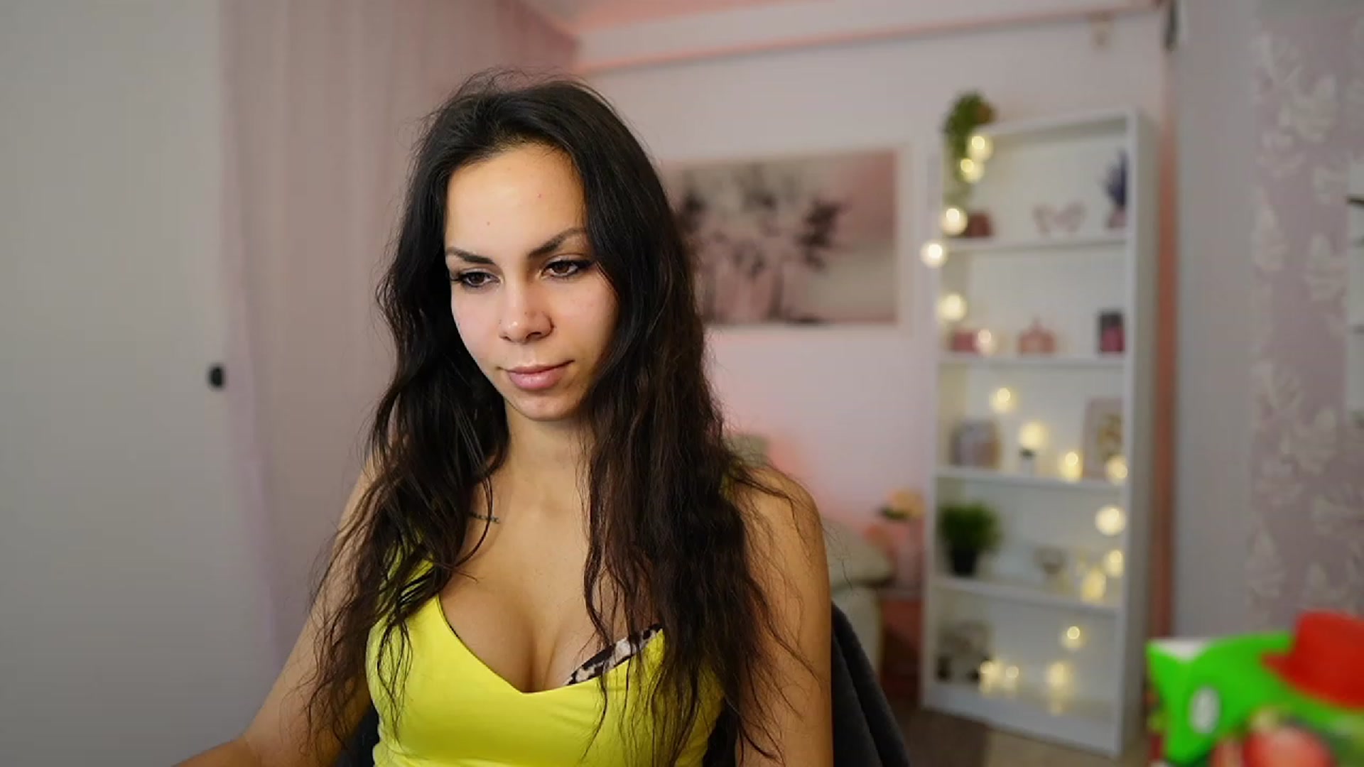 Gallery image thumbnail from Kyra_Angel's myfreecams stream on, 01/23/2024, 22:47 image 8 of 20