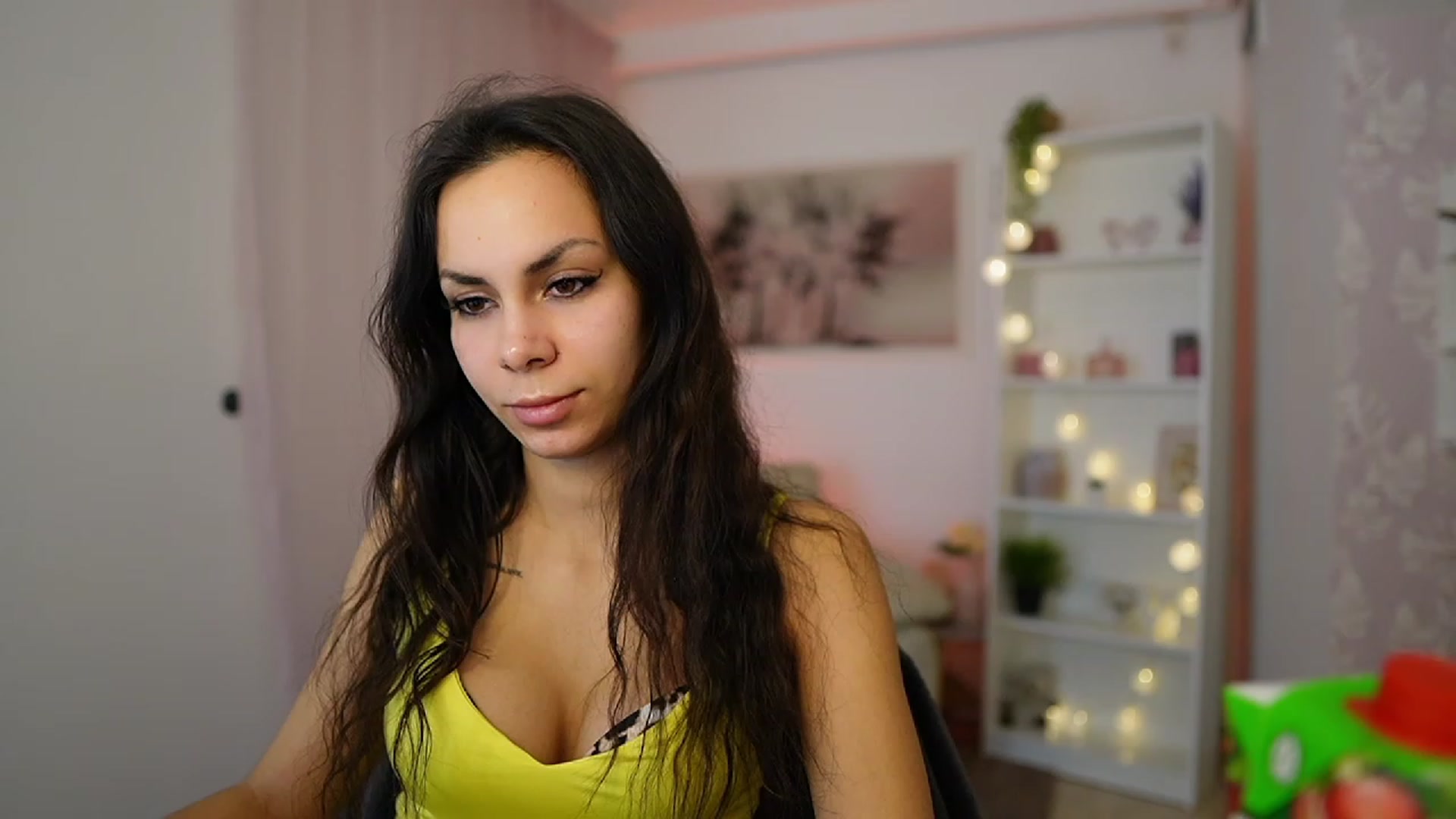Gallery image thumbnail from Kyra_Angel's myfreecams stream on, 01/23/2024, 22:47 image 6 of 20