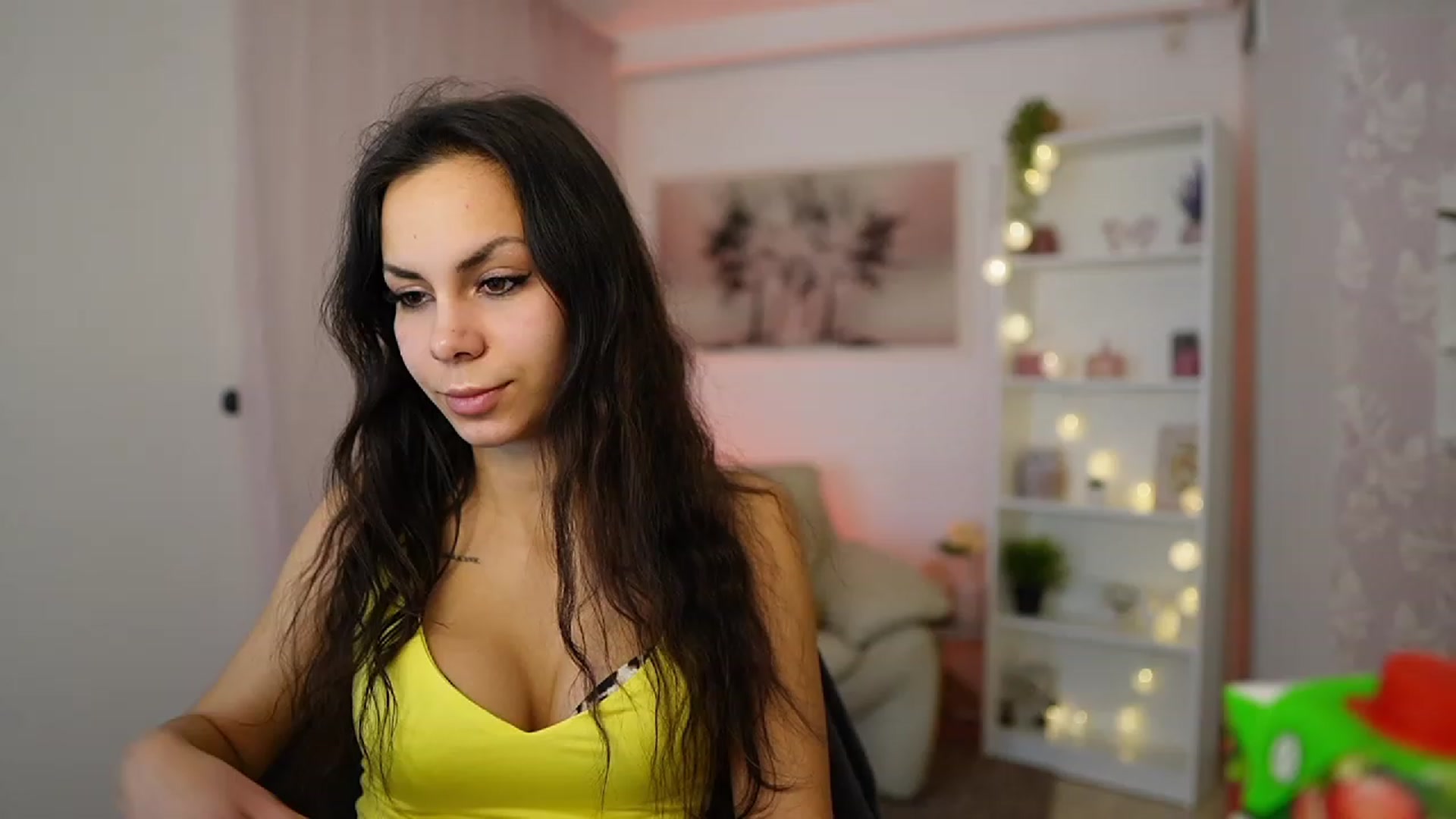 Gallery image thumbnail from Kyra_Angel's myfreecams stream on, 01/23/2024, 22:47 image 4 of 20