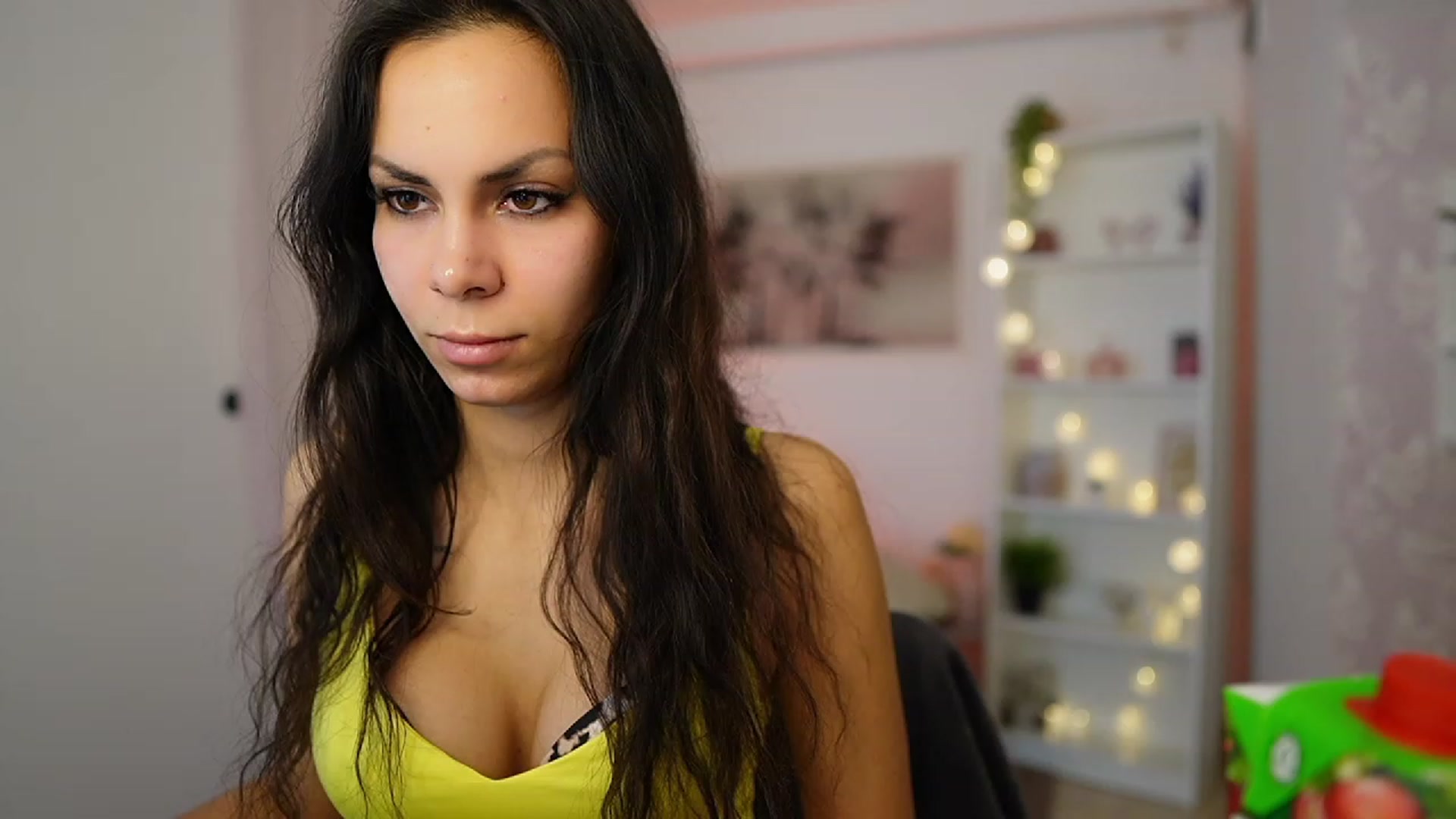 Gallery image thumbnail from Kyra_Angel's myfreecams stream on, 01/23/2024, 22:47 image 16 of 20