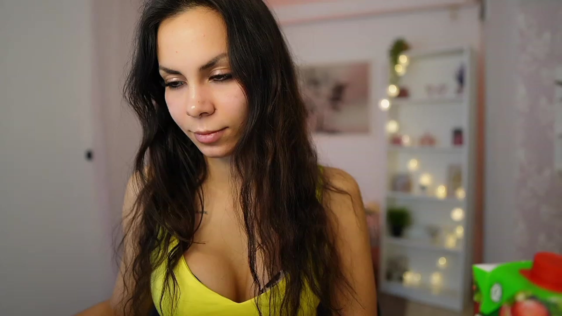 Gallery image thumbnail from Kyra_Angel's myfreecams stream on, 01/23/2024, 22:47 image 13 of 20