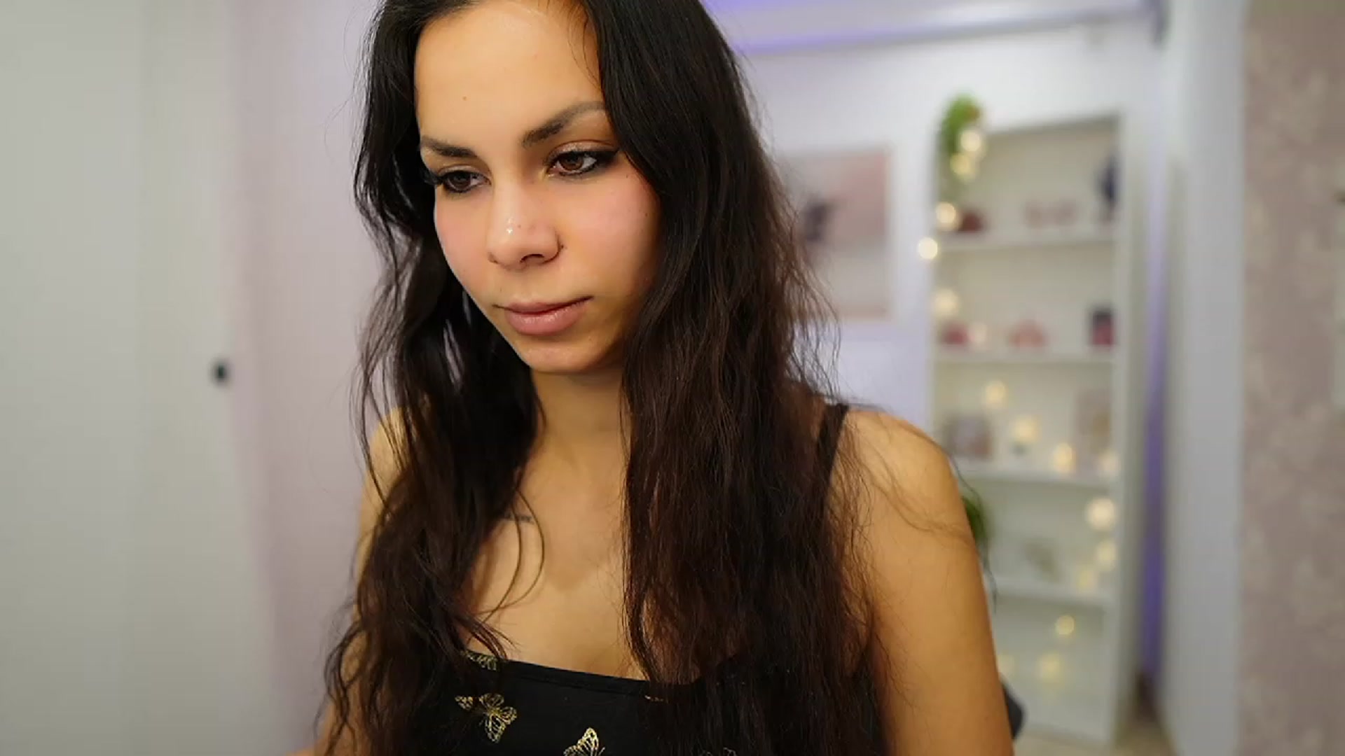Gallery image thumbnail from Kyra_Angel's myfreecams stream on, 01/24/2024, 20:46 image 17 of 20