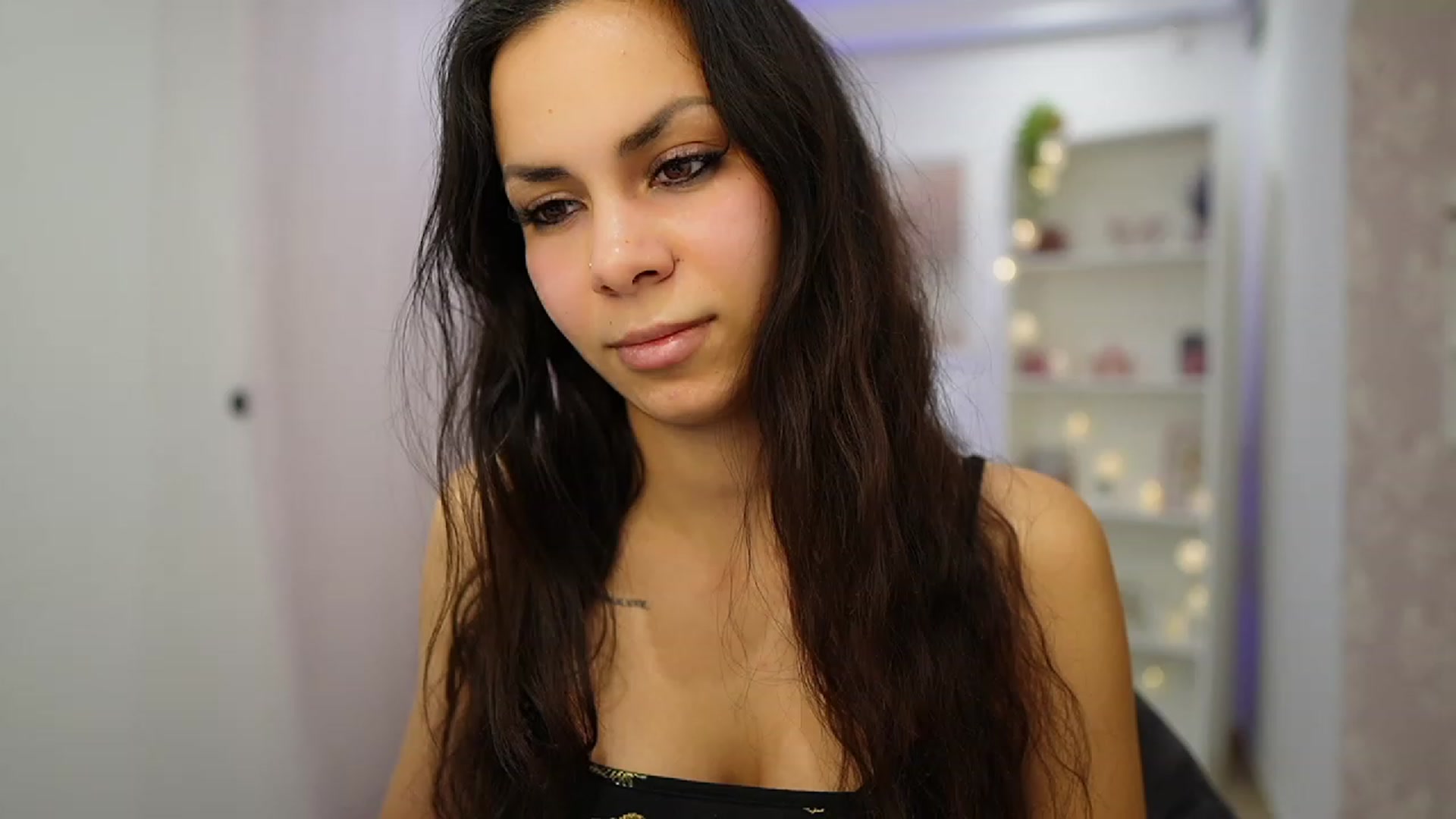 Gallery image thumbnail from Kyra_Angel's myfreecams stream on, 01/24/2024, 20:46 image 5 of 20