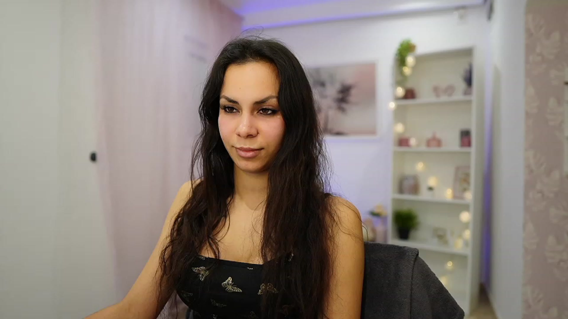 Gallery image thumbnail from Kyra_Angel's myfreecams stream on, 01/24/2024, 20:46 image 15 of 20