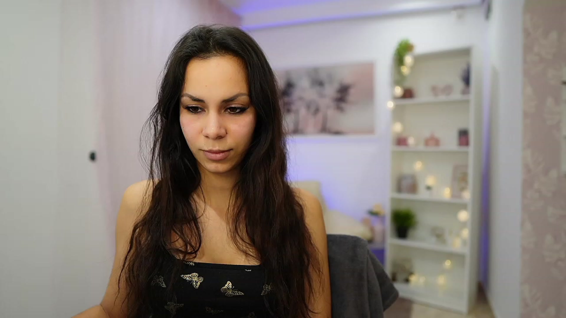 Gallery image thumbnail from Kyra_Angel's myfreecams stream on, 01/24/2024, 20:46 image 3 of 20