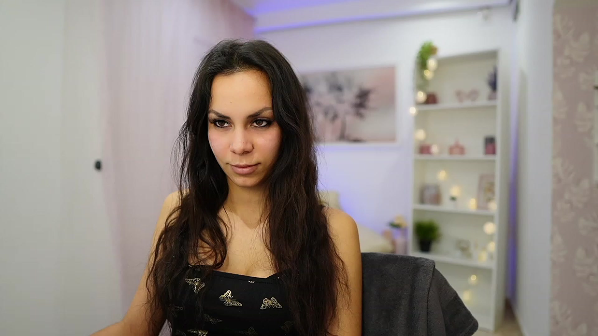 Gallery image thumbnail from Kyra_Angel's myfreecams stream on, 01/24/2024, 20:46 image 7 of 20