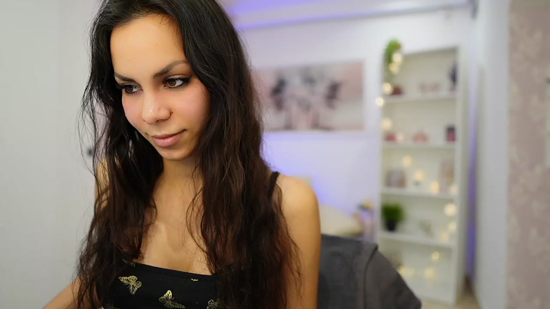 Gallery image thumbnail from Kyra_Angel's myfreecams stream on, 01/24/2024, 20:46 image 9 of 20