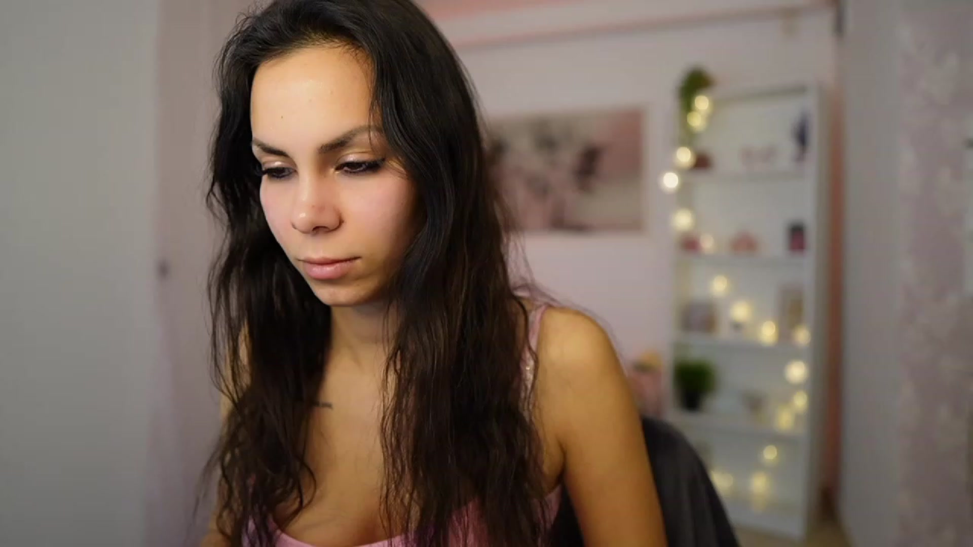 Gallery image thumbnail from Kyra_Angel's myfreecams stream on, 01/25/2024, 21:01 image 20 of 20