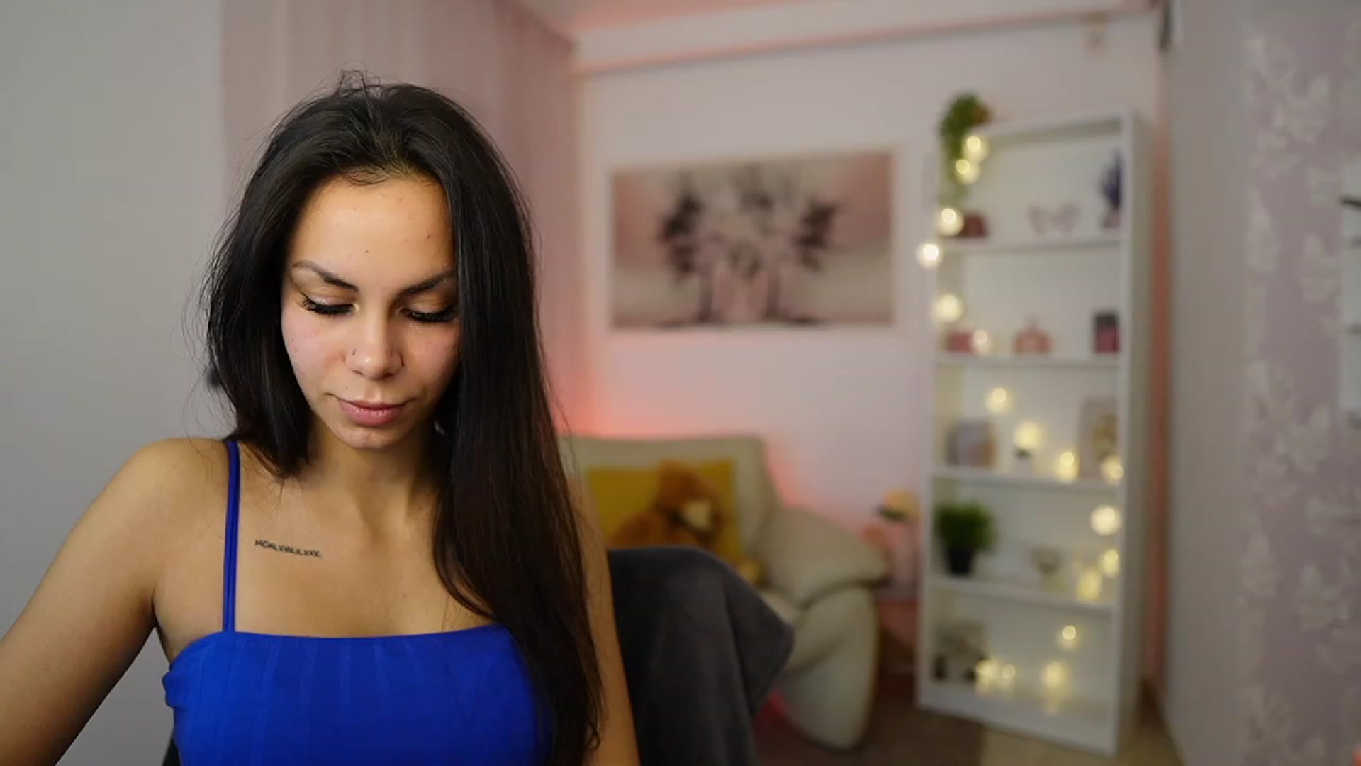 Gallery image thumbnail from Kyra_Angel's myfreecams stream on, 01/26/2024, 22:01 image 12 of 20