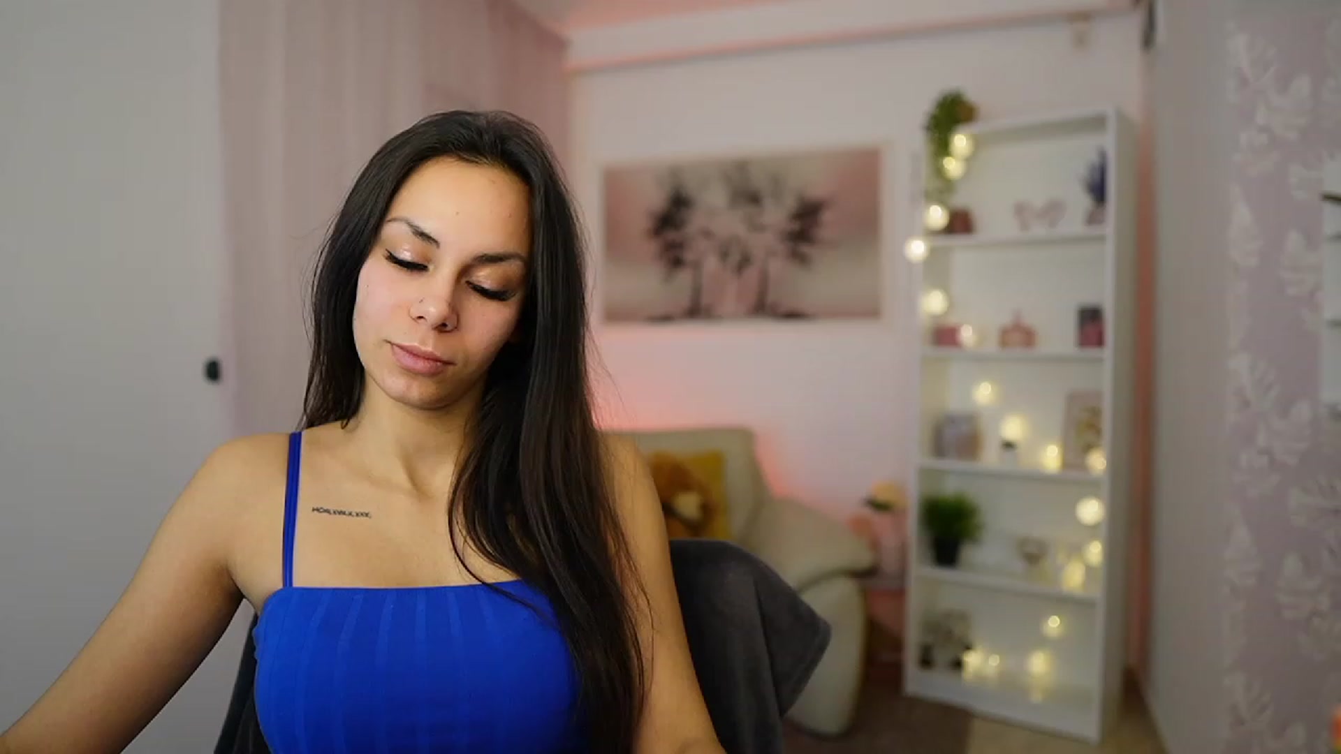 Gallery image thumbnail from Kyra_Angel's myfreecams stream on, 01/26/2024, 22:01 image 15 of 20