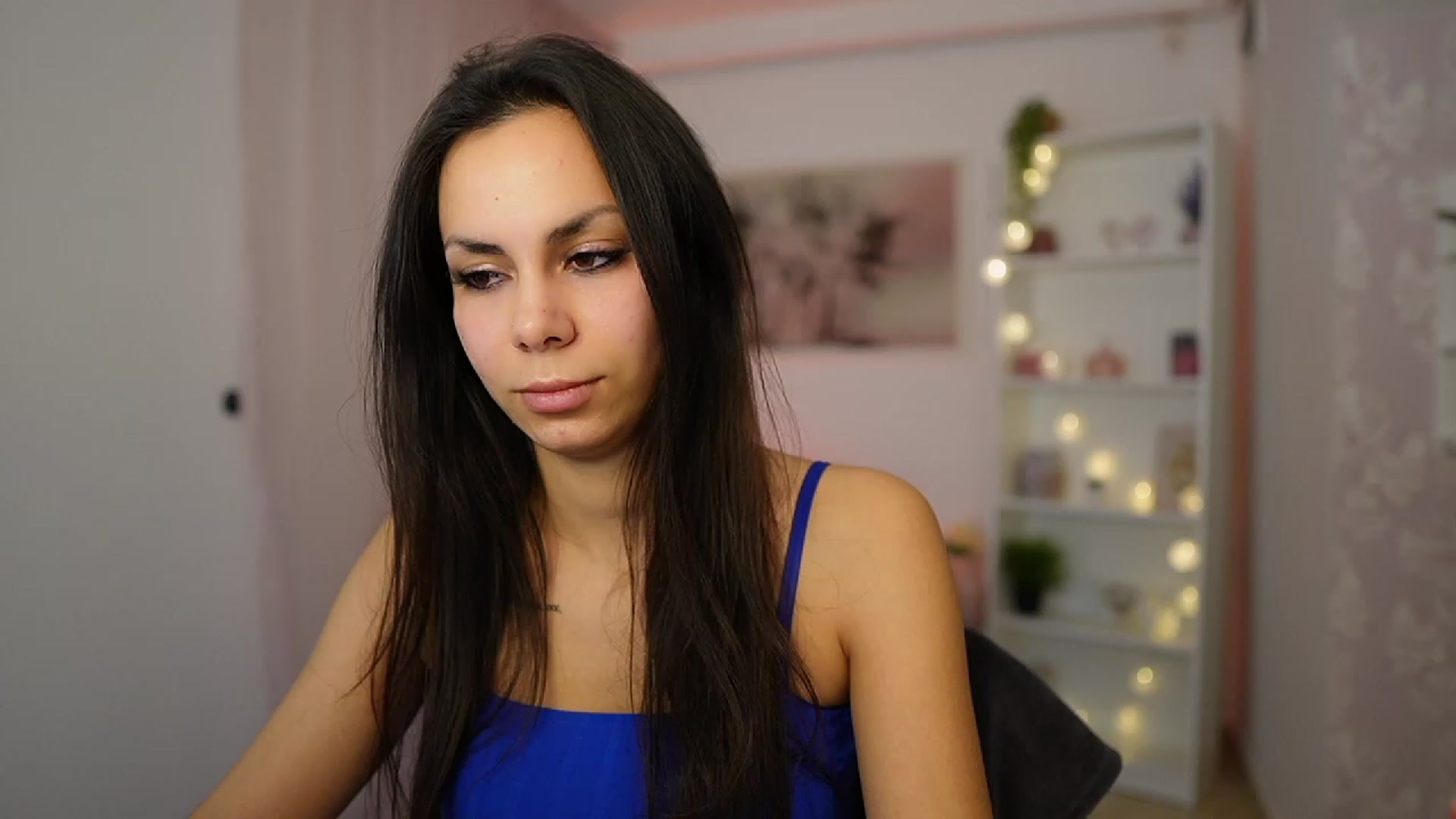 Gallery image thumbnail from Kyra_Angel's myfreecams stream on, 01/26/2024, 22:01 image 3 of 20