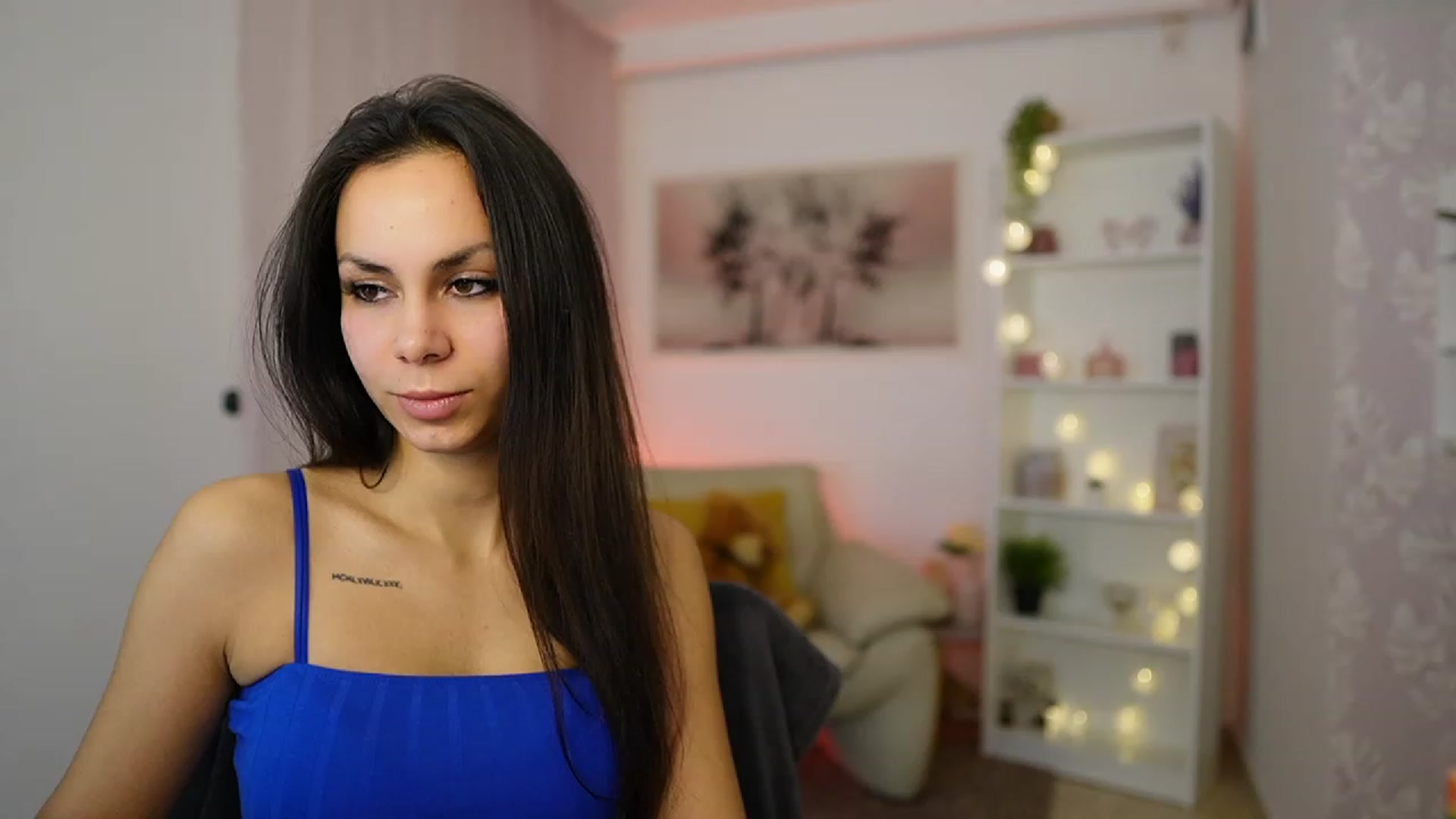 Gallery image thumbnail from Kyra_Angel's myfreecams stream on, 01/26/2024, 22:01 image 16 of 20