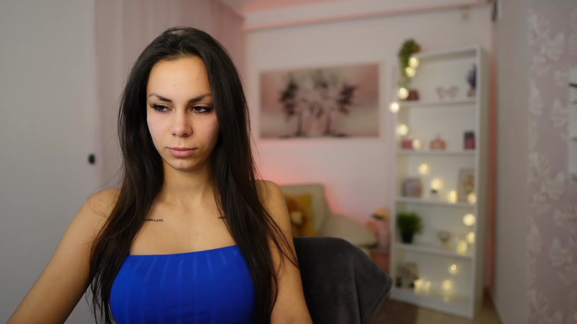 Gallery image thumbnail from Kyra_Angel's myfreecams stream on, 01/26/2024, 22:01 image 1 of 20
