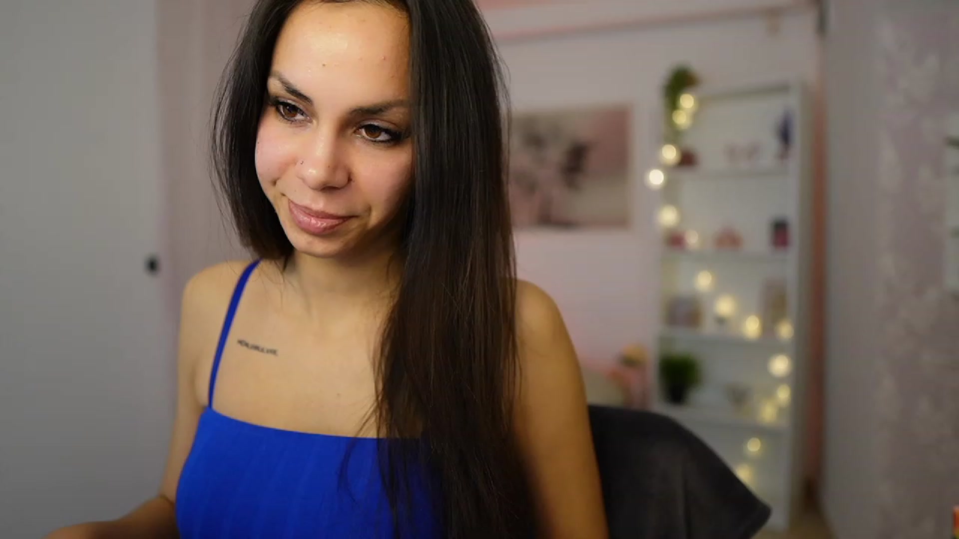 Gallery image thumbnail from Kyra_Angel's myfreecams stream on, 01/26/2024, 22:01 image 18 of 20