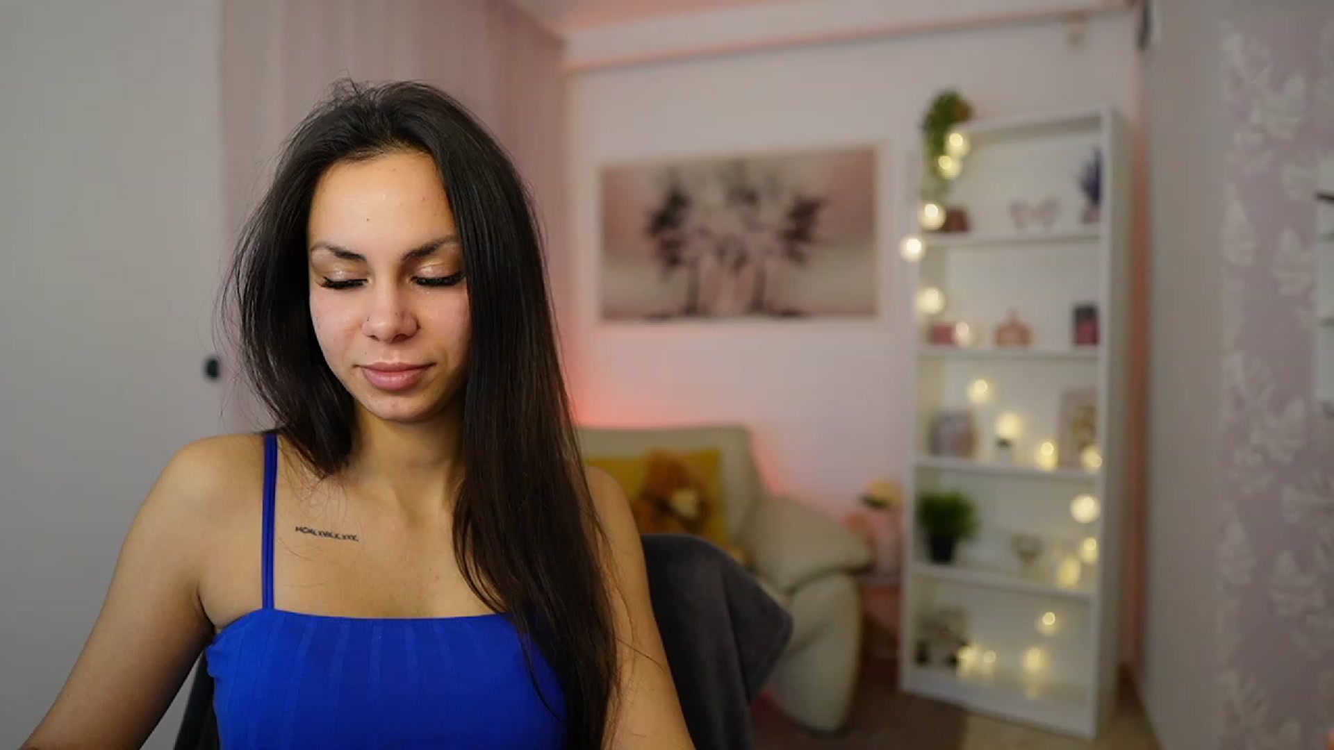 Gallery image thumbnail from Kyra_Angel's myfreecams stream on, 01/26/2024, 22:01 image 14 of 20