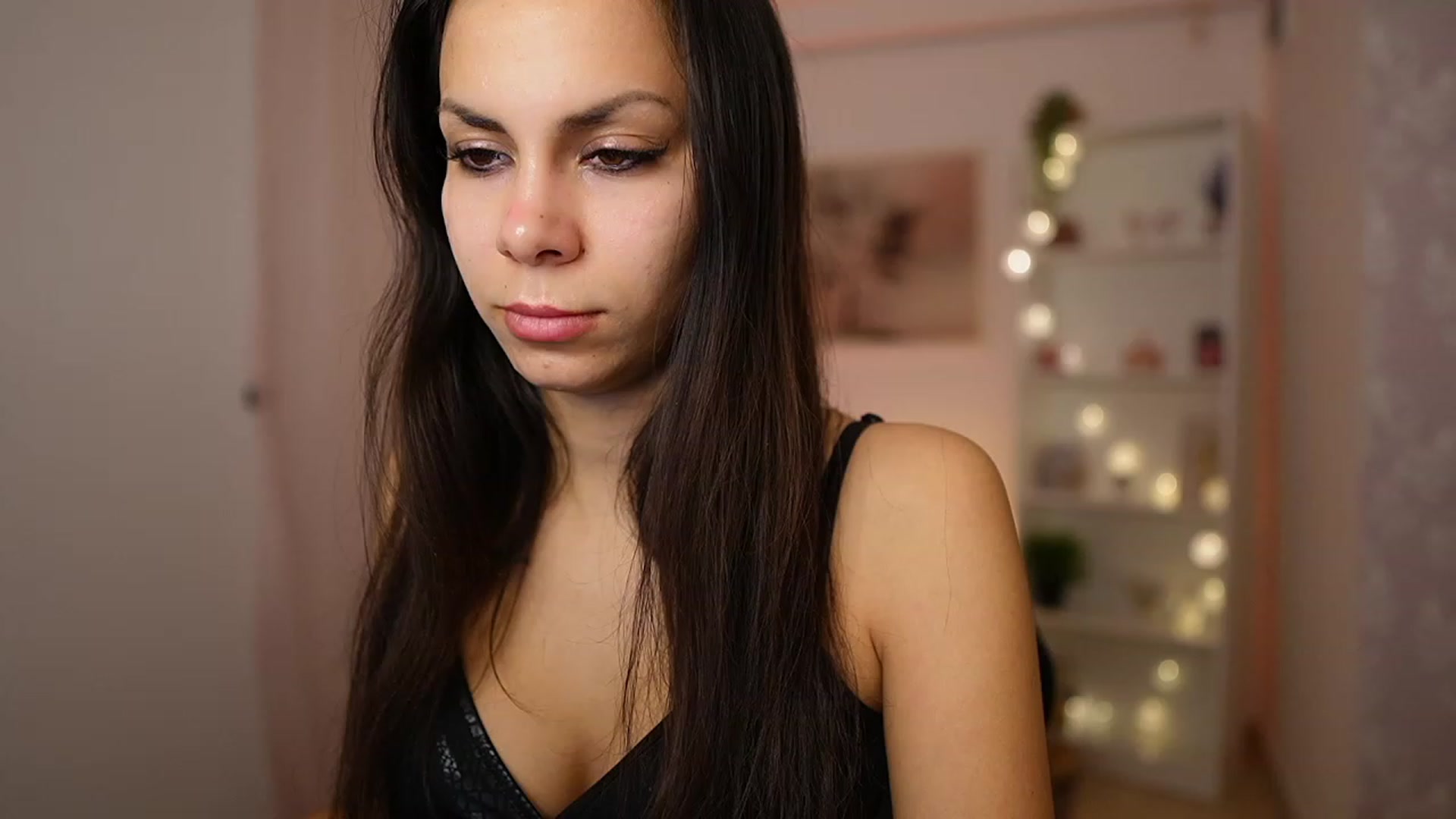 Gallery image thumbnail from Kyra_Angel's myfreecams stream on, 01/29/2024, 22:56 image 20 of 20