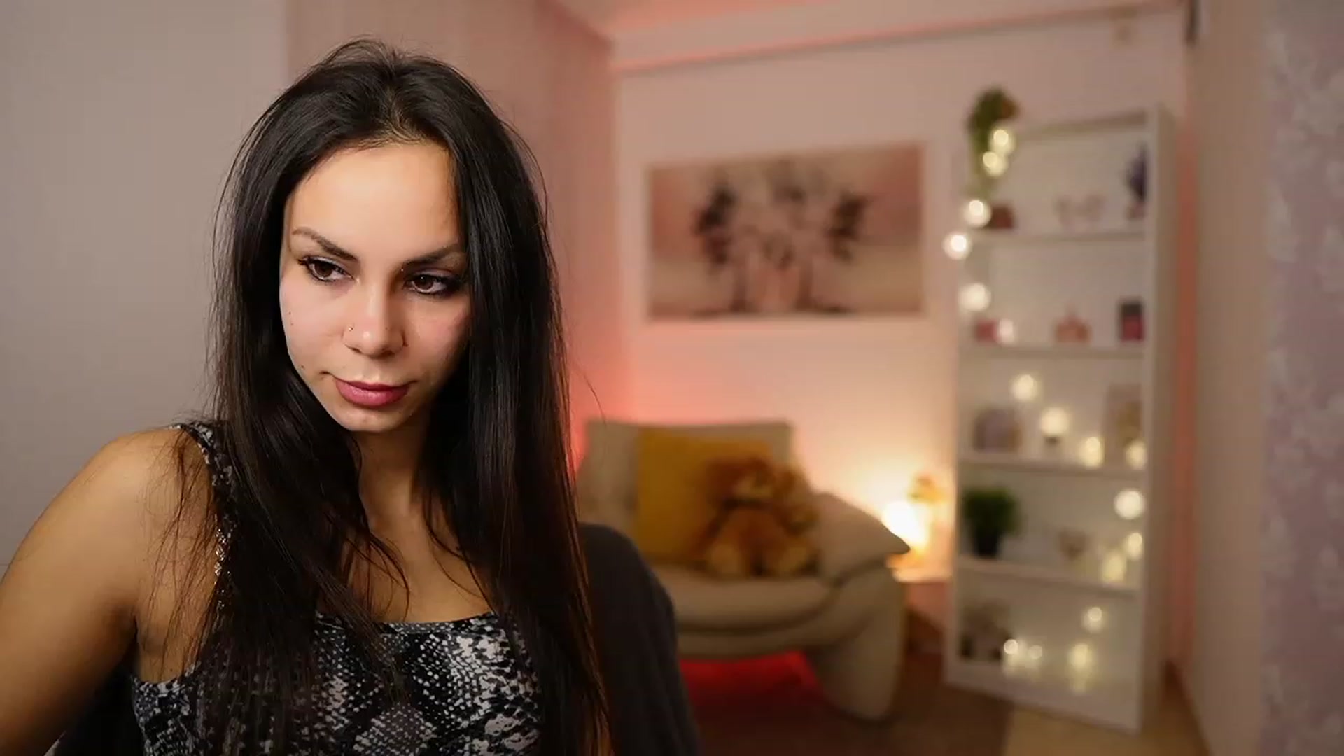 Gallery image thumbnail from Kyra_Angel's myfreecams stream on, 01/30/2024, 20:24 image 18 of 20